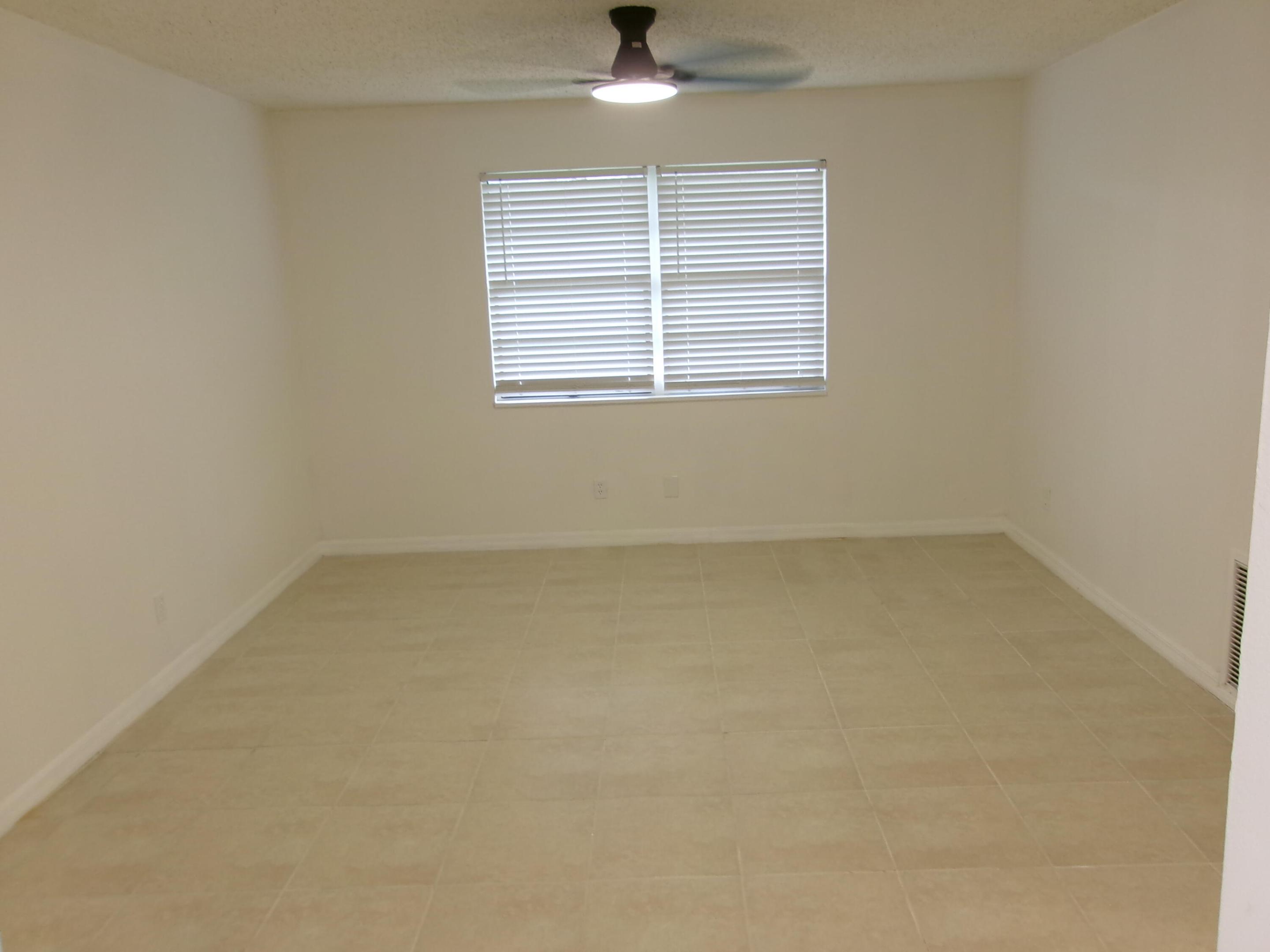 430 13th St Vero Beach, FL 32962