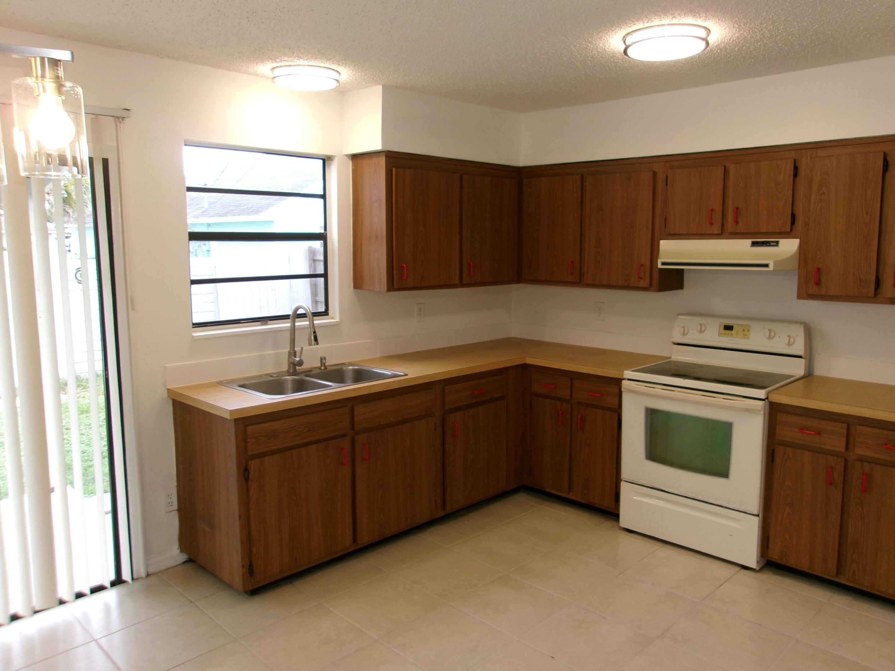 430 13th St Vero Beach, FL 32962