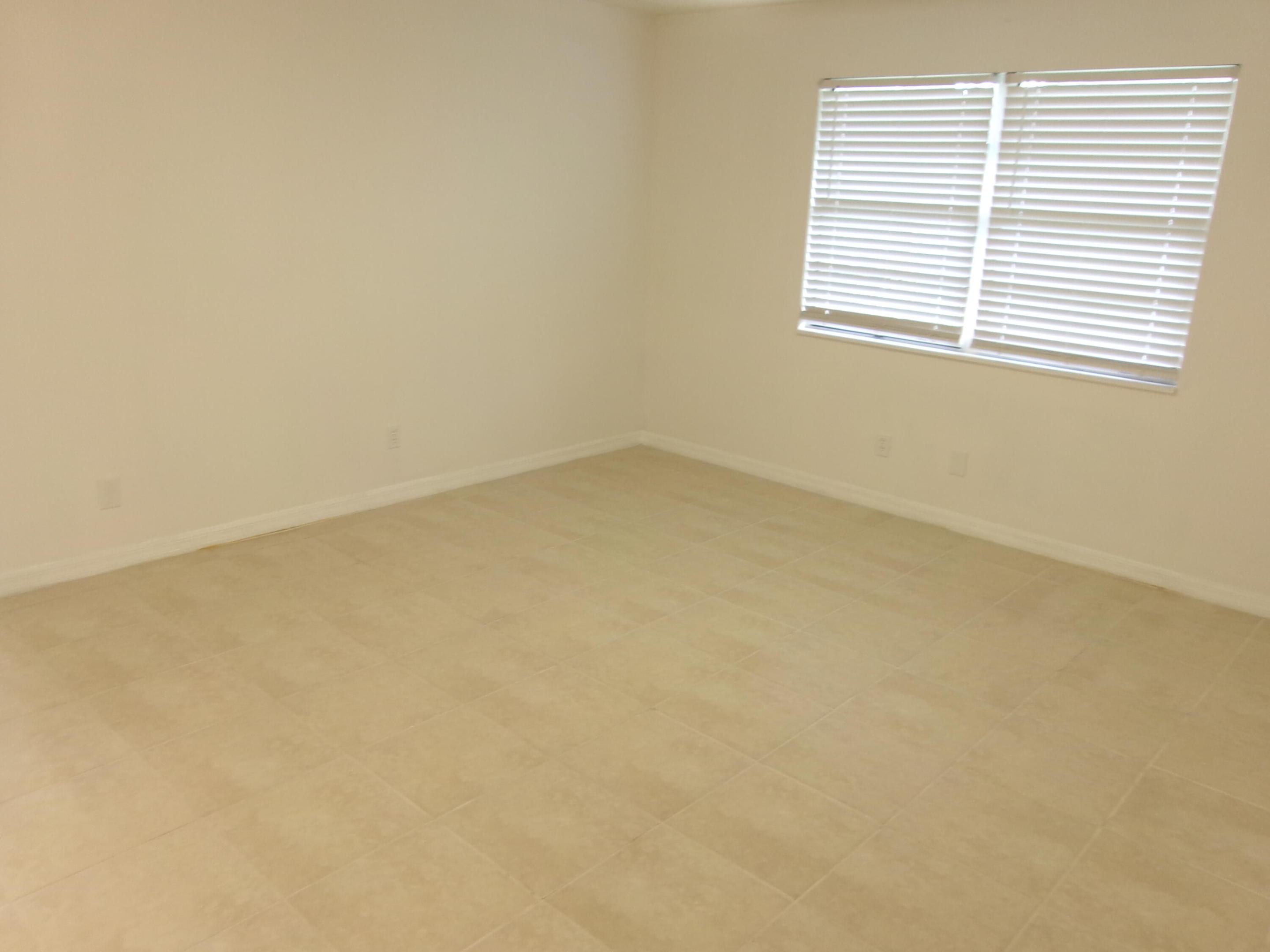 430 13th St Vero Beach, FL 32962