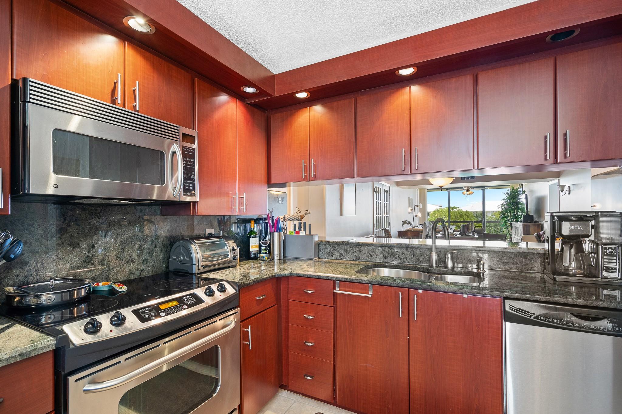 6193 Balboa Circle #404