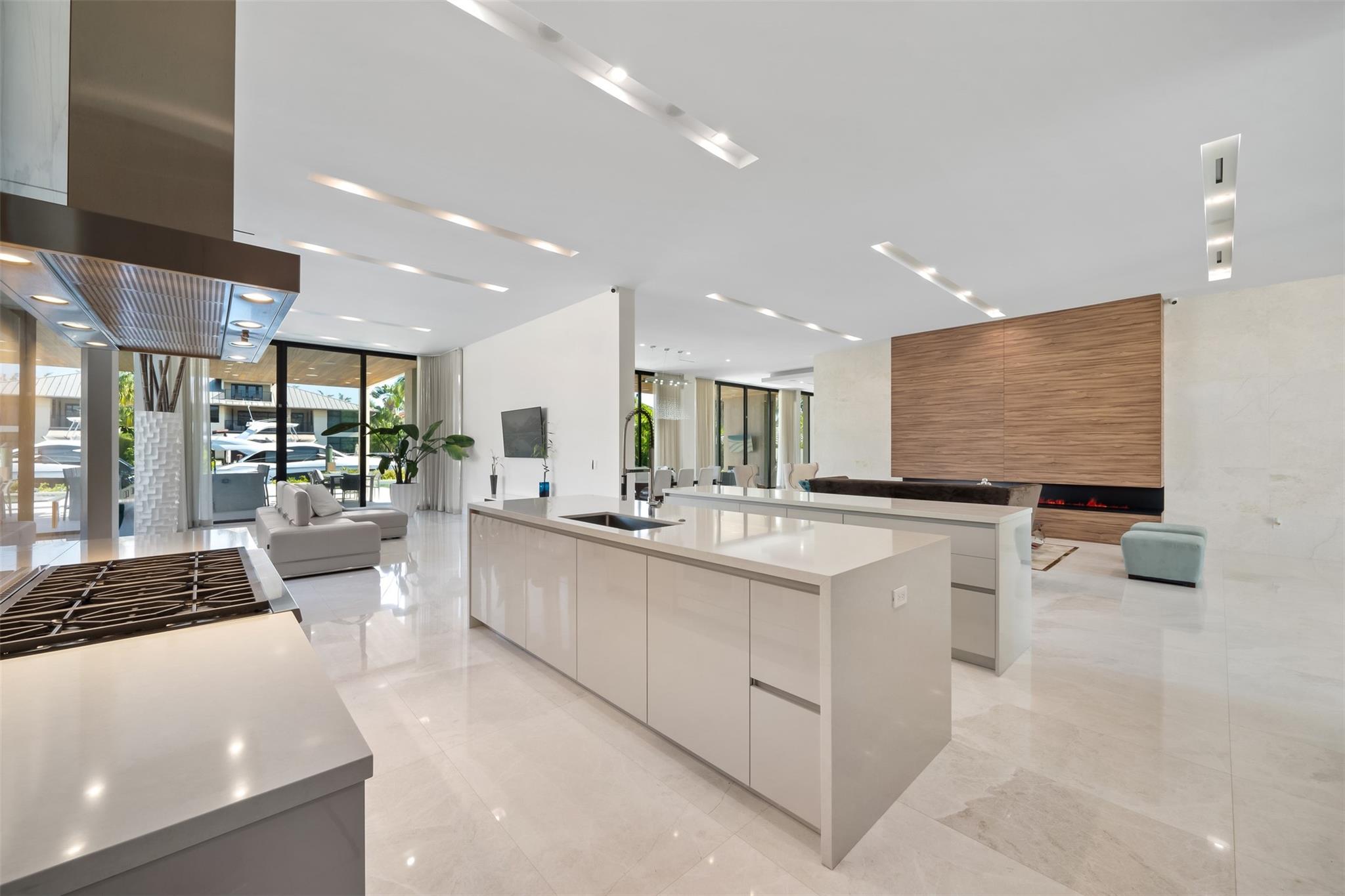 2421 Barcelona Dr Fort Lauderdale, FL 33301 2421 Barcelona Dr Fort Lauderdale, FL 33301