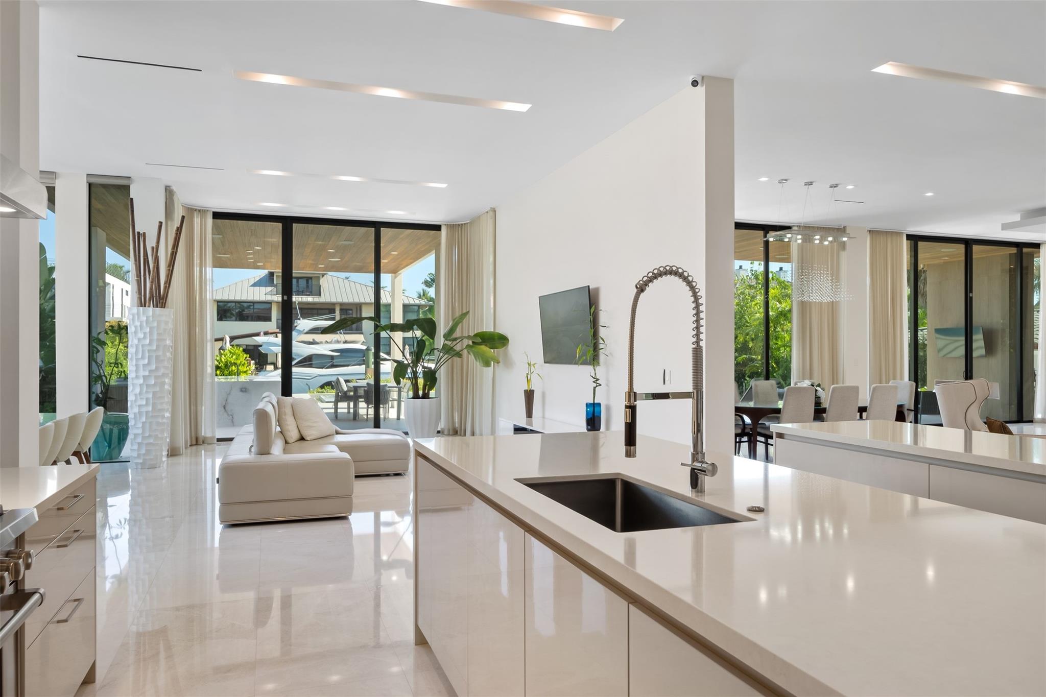 2421 Barcelona Dr Fort Lauderdale, FL 33301 2421 Barcelona Dr Fort Lauderdale, FL 33301