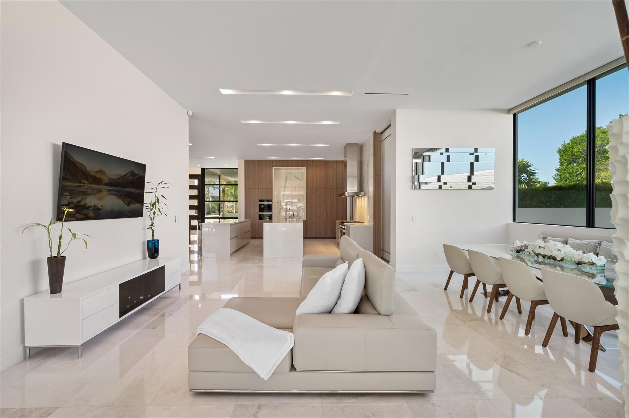 2421 Barcelona Dr Fort Lauderdale, FL 33301 2421 Barcelona Dr Fort Lauderdale, FL 33301