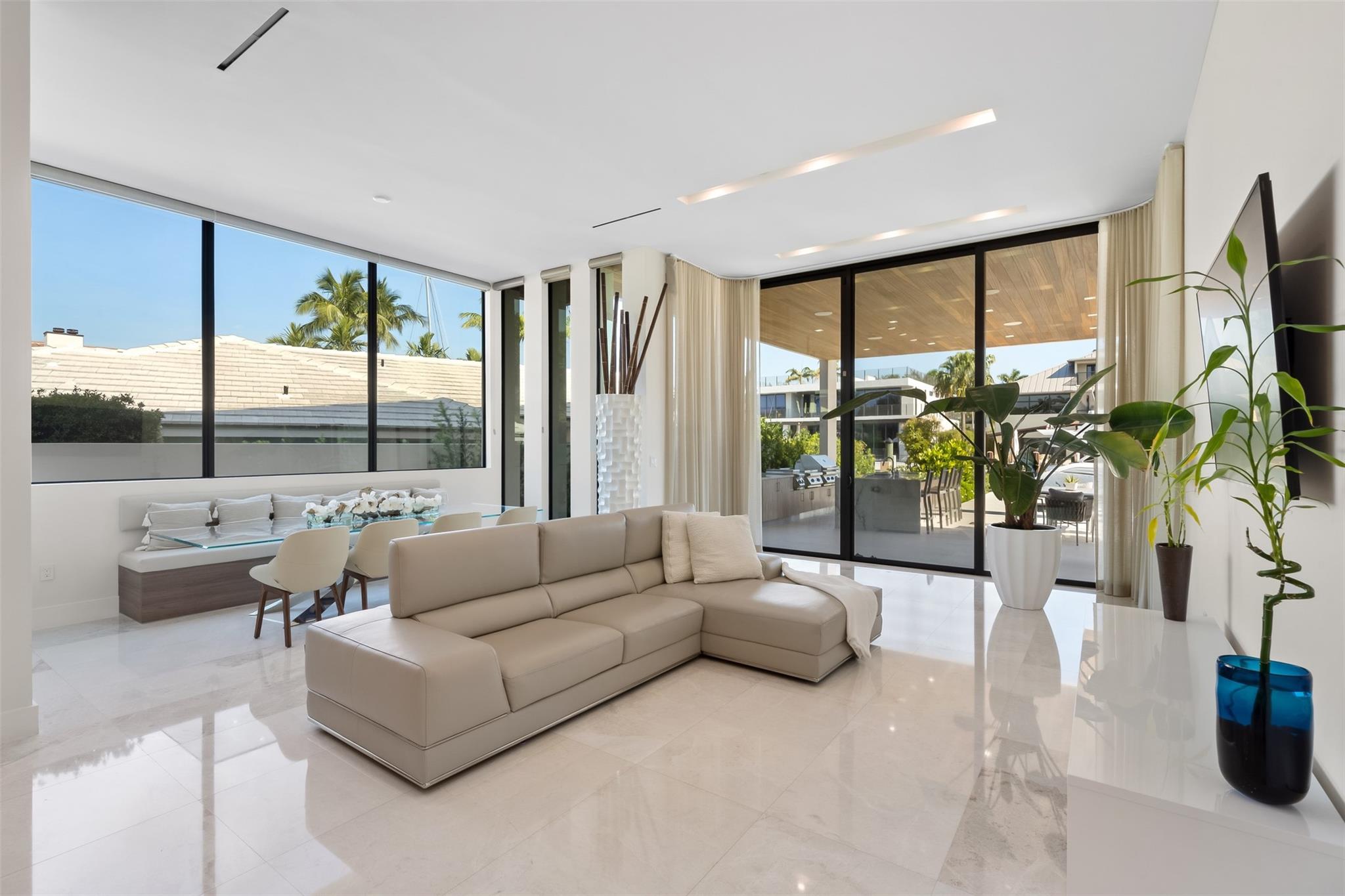 2421 Barcelona Dr Fort Lauderdale, FL 33301 2421 Barcelona Dr Fort Lauderdale, FL 33301