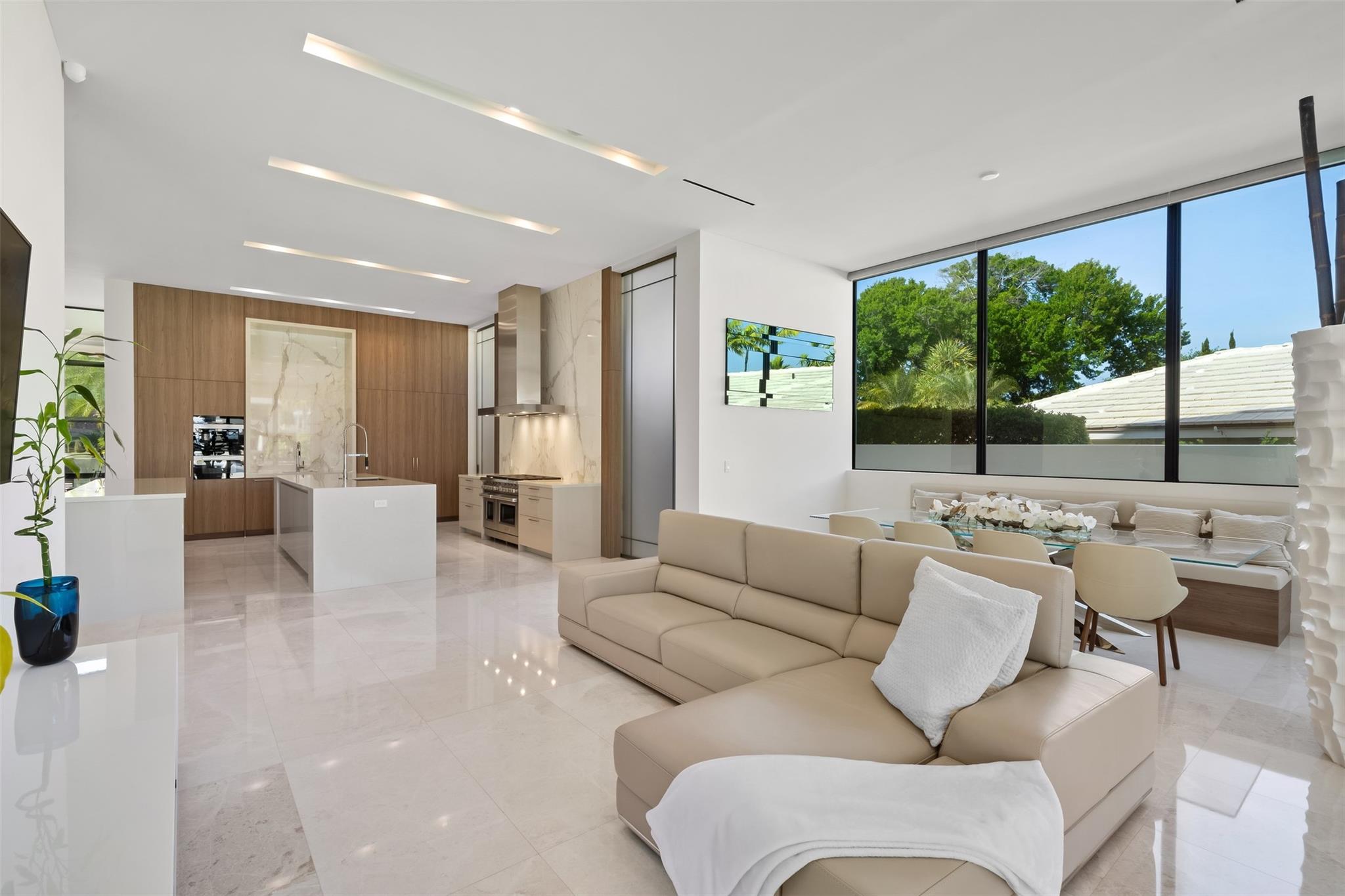 2421 Barcelona Dr Fort Lauderdale, FL 33301 2421 Barcelona Dr Fort Lauderdale, FL 33301