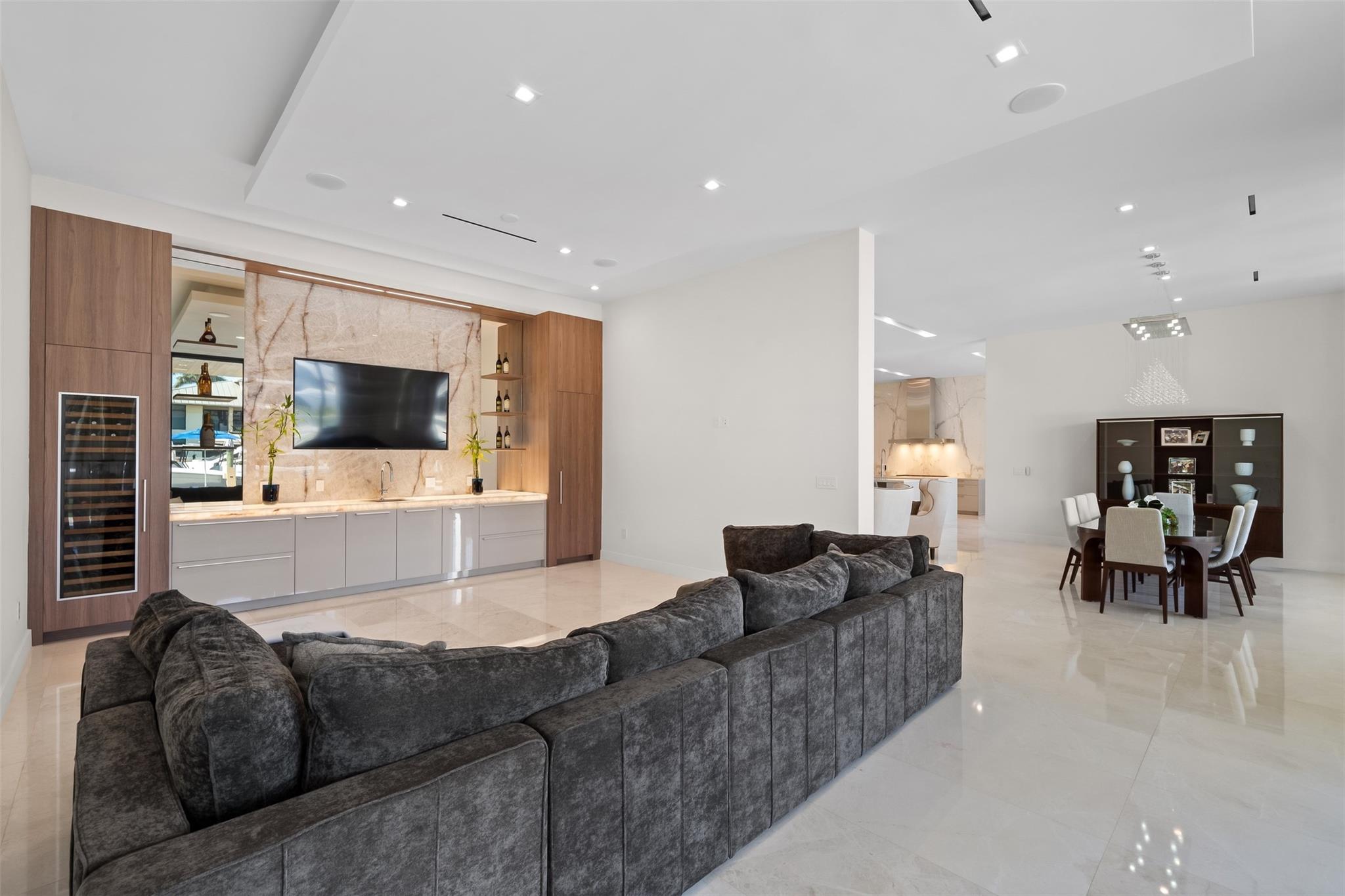 2421 Barcelona Dr Fort Lauderdale, FL 33301 2421 Barcelona Dr Fort Lauderdale, FL 33301