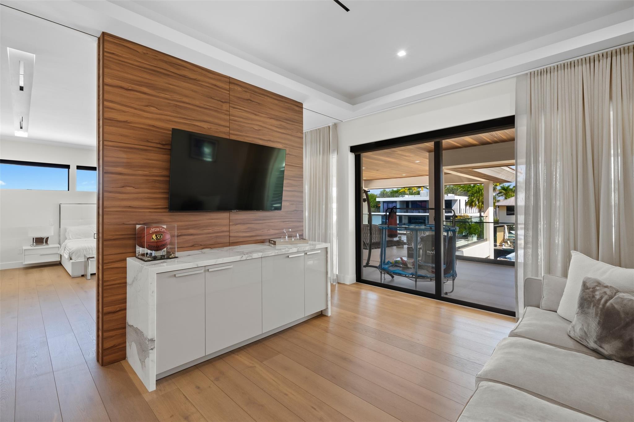 2421 Barcelona Dr Fort Lauderdale, FL 33301 2421 Barcelona Dr Fort Lauderdale, FL 33301