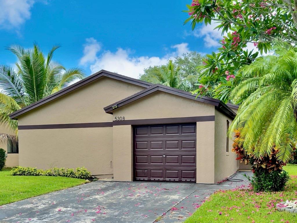 5308 NW 92nd Ave,Sunrise, FL 33351