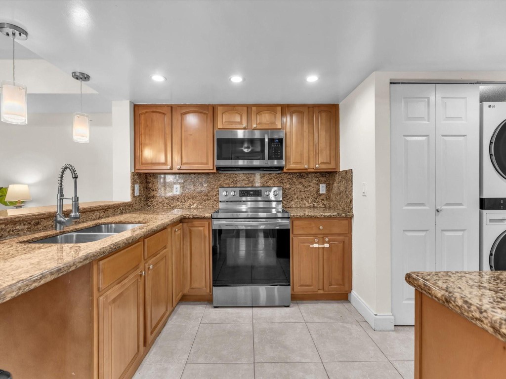 9022 W Atlantic #213