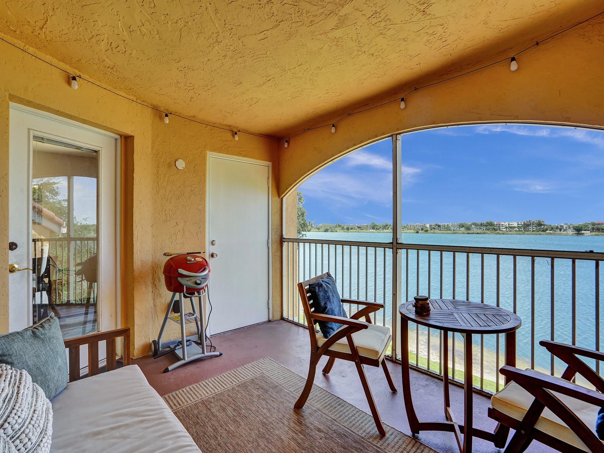 2351 NW 33rd St #513