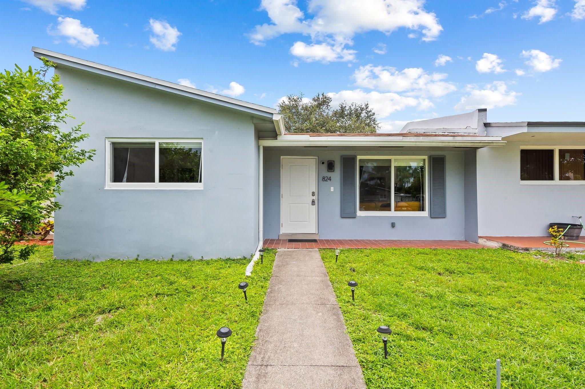 824 N Golf Dr