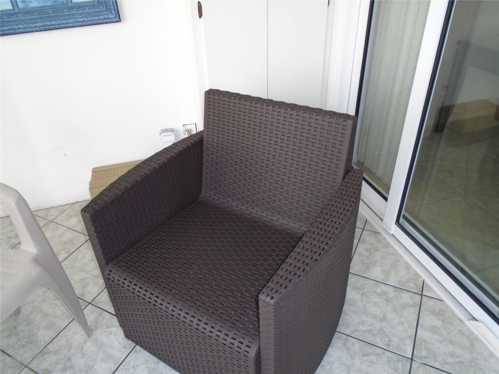 3165 NE 48th #110 Lighthouse Point, FL 33064