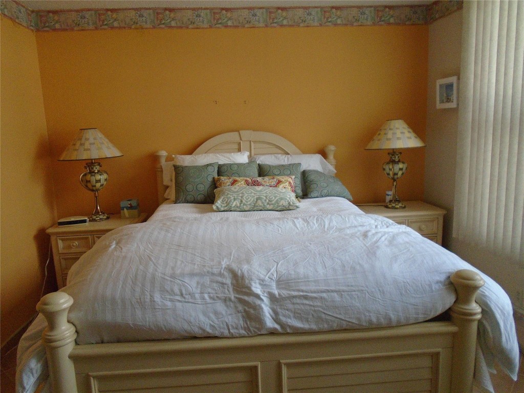 3165 NE 48th #110 Lighthouse Point, FL 33064