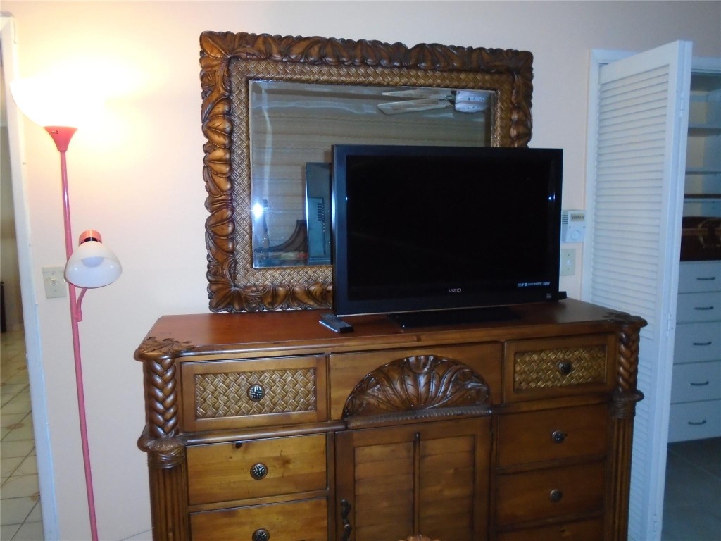 3165 NE 48th #110 Lighthouse Point, FL 33064