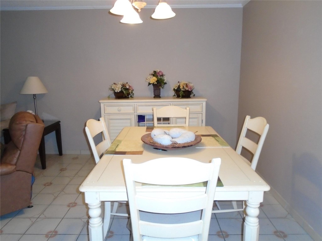 3165 NE 48th #110 Lighthouse Point, FL 33064