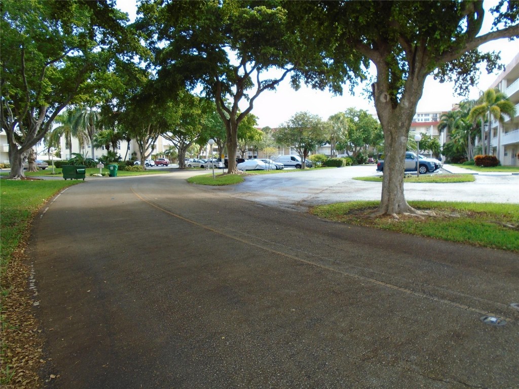 3165 NE 48th #110 Lighthouse Point, FL 33064