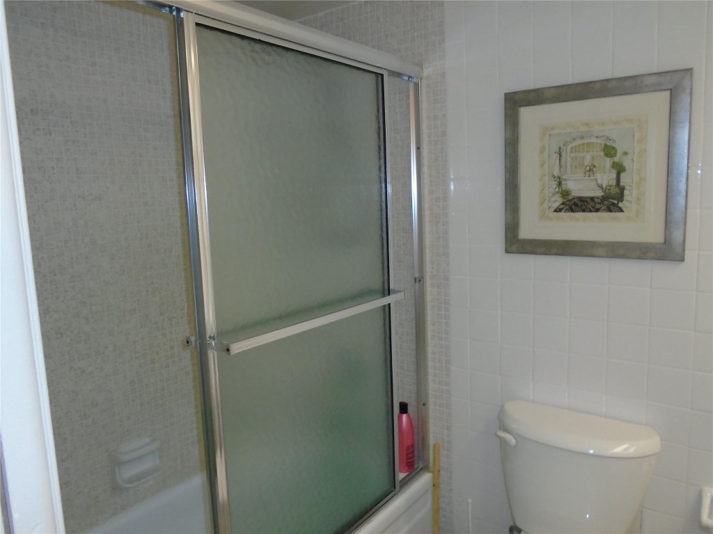 3165 NE 48th #110 Lighthouse Point, FL 33064