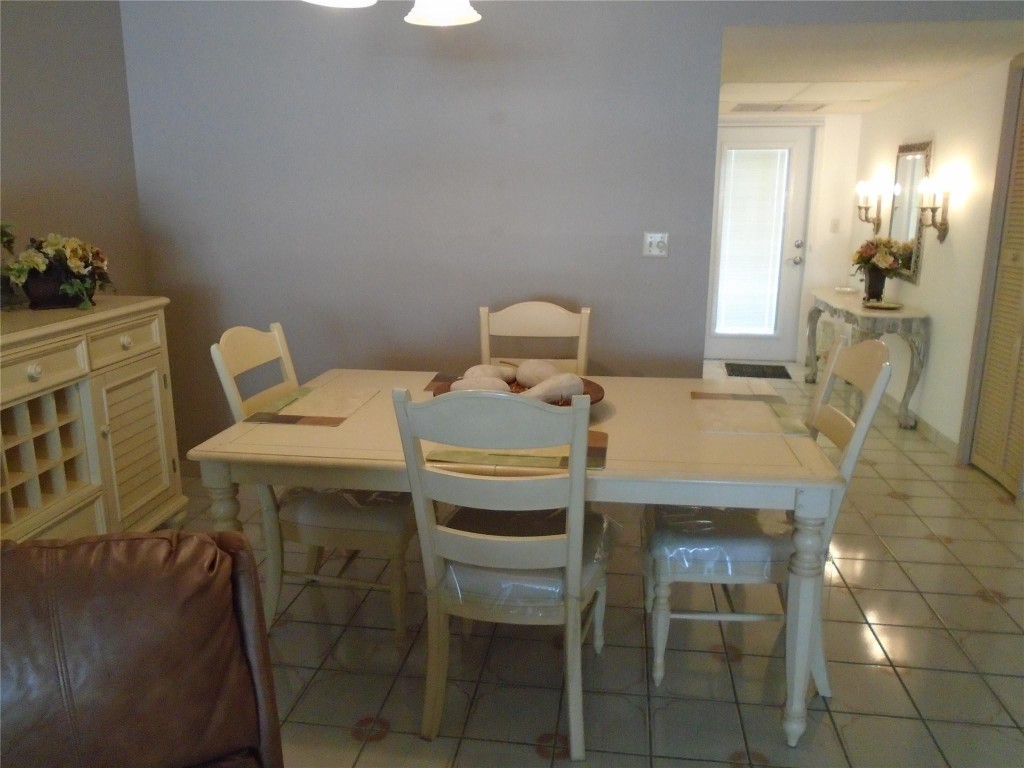 3165 NE 48th #110 Lighthouse Point, FL 33064