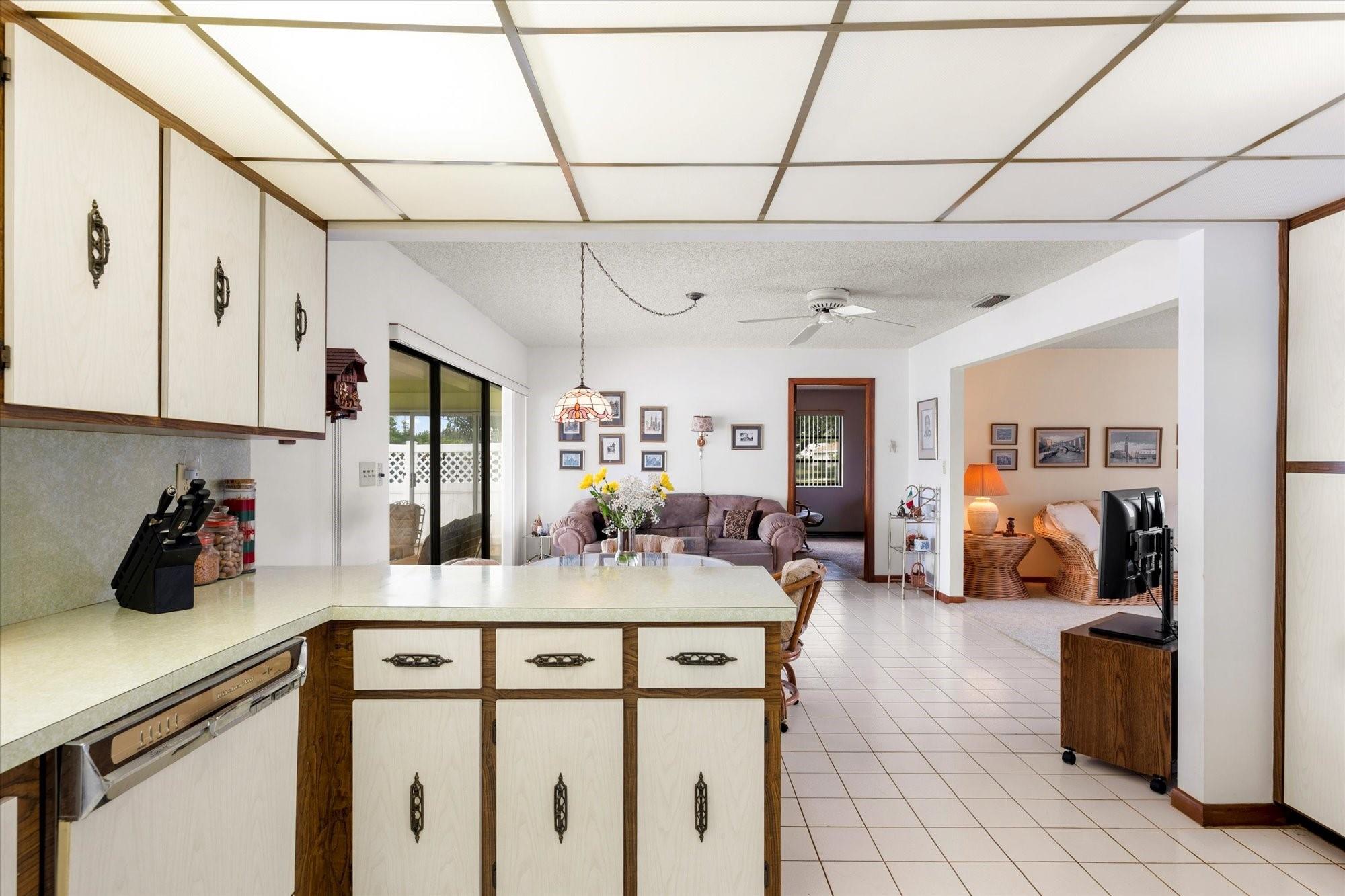 137 SE Turtle Crk Dr Jupiter, FL 33469