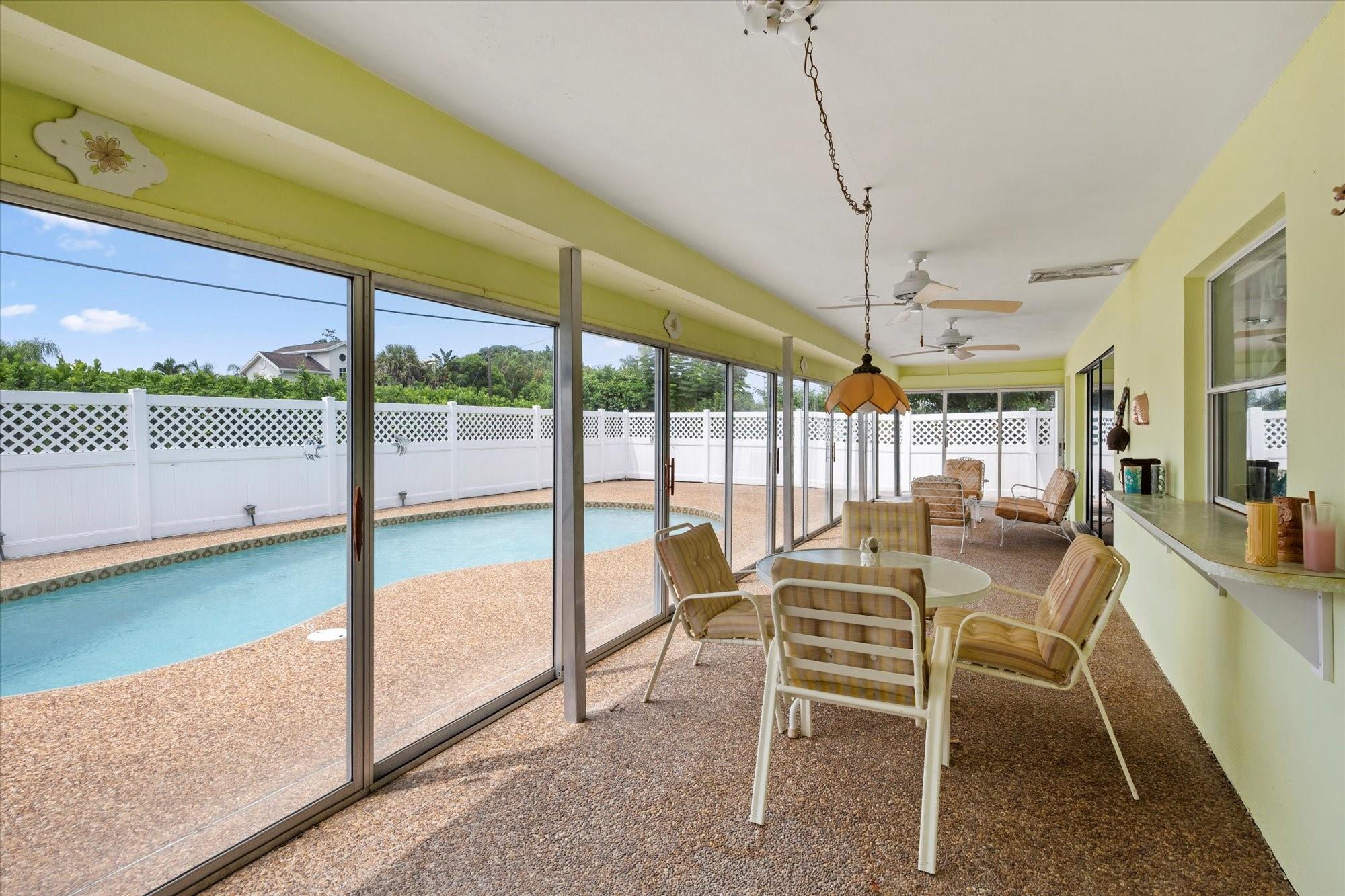 137 SE Turtle Crk Dr Jupiter, FL 33469