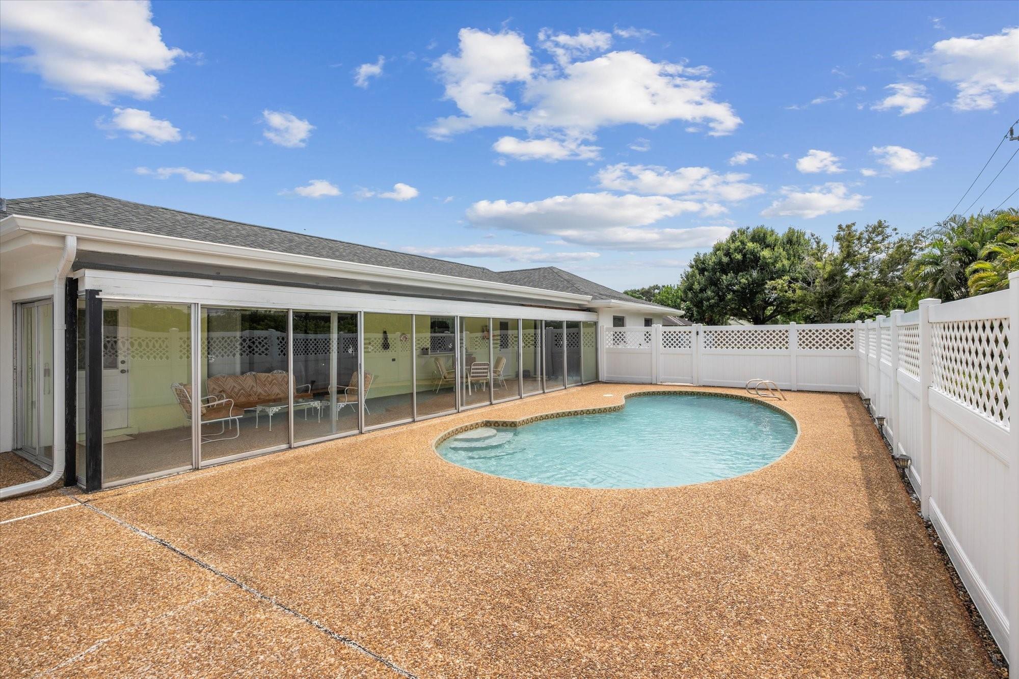 137 SE Turtle Crk Dr Jupiter, FL 33469