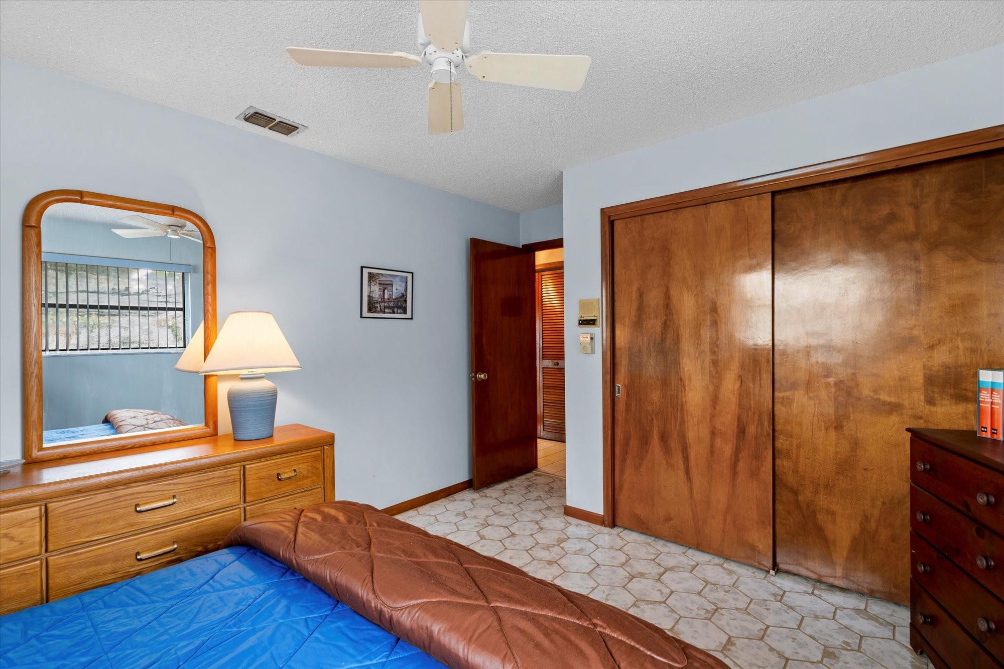 137 SE Turtle Crk Dr Jupiter, FL 33469