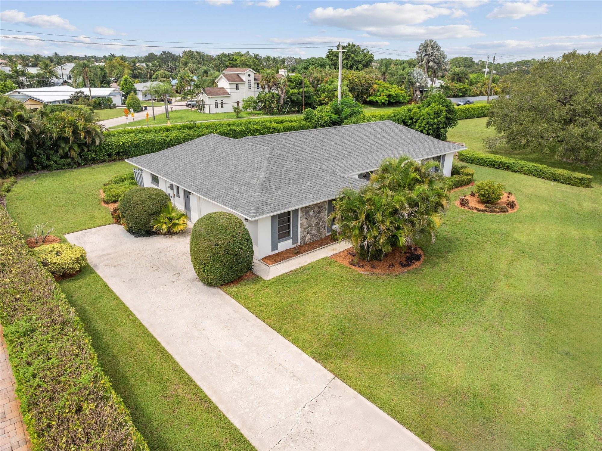 137 SE Turtle Crk Dr Jupiter, FL 33469