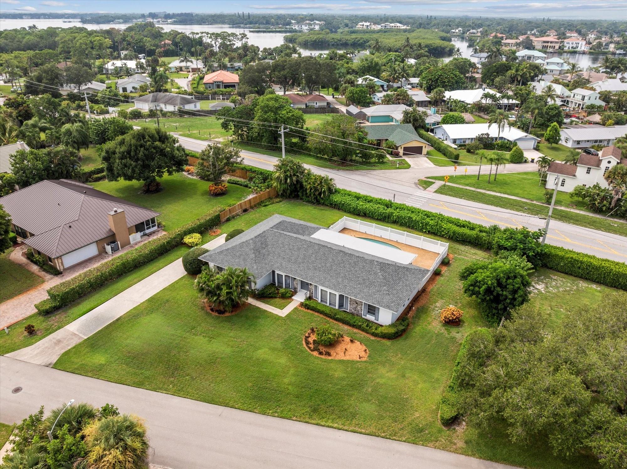 137 SE Turtle Crk Dr Jupiter, FL 33469