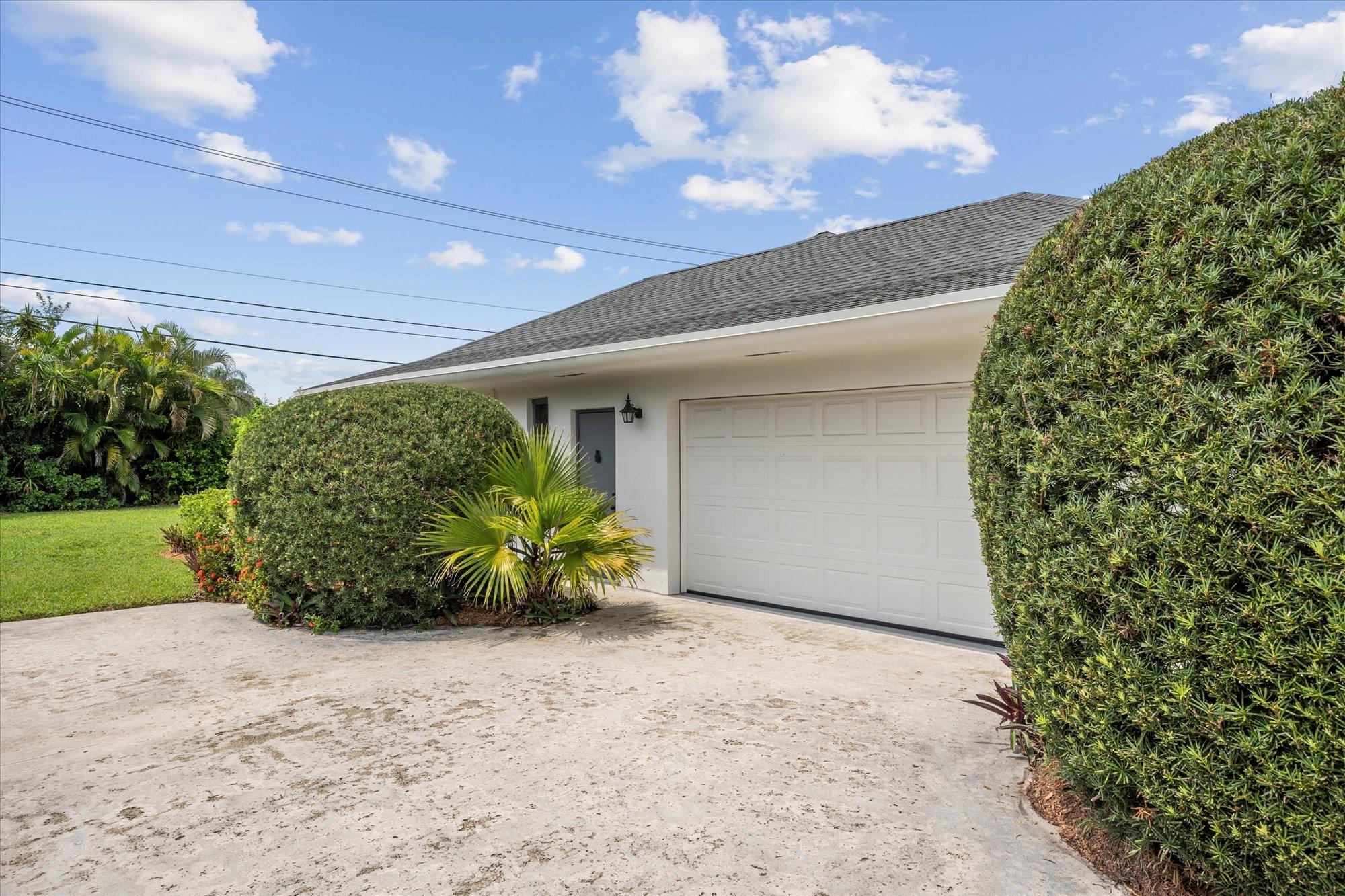 137 SE Turtle Crk Dr Jupiter, FL 33469