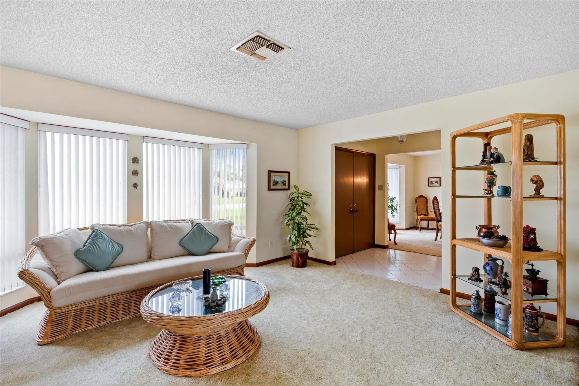 137 SE Turtle Crk Dr Jupiter, FL 33469