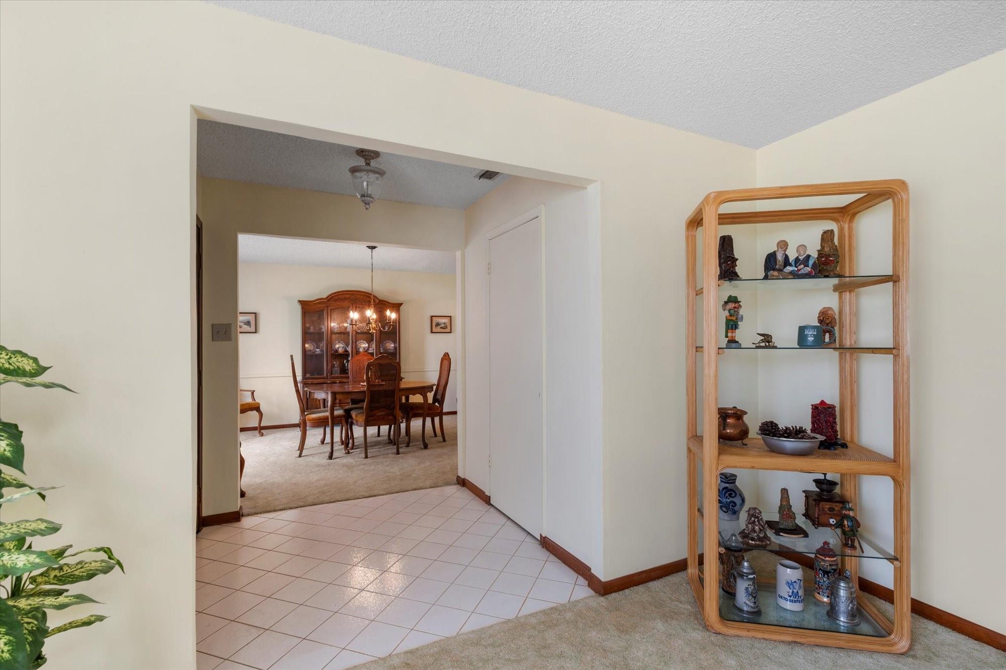 137 SE Turtle Crk Dr Jupiter, FL 33469