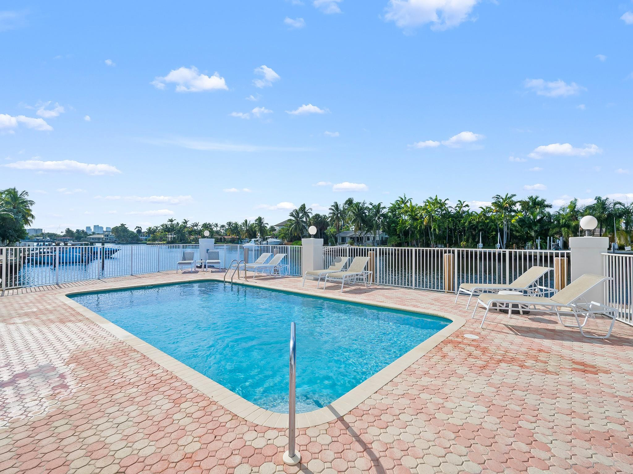 1839 Middle Riv #105 Fort Lauderdale, FL 33305