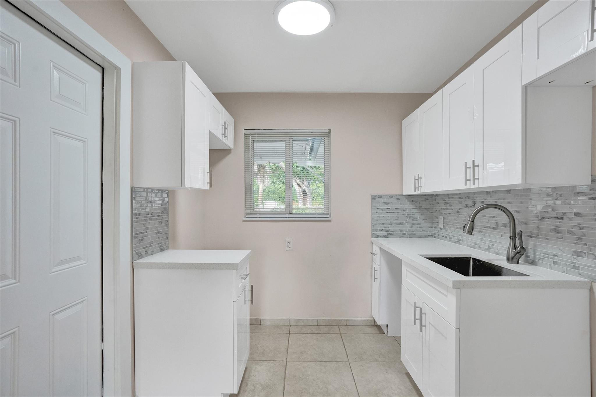 5903 Mckinley St Hollywood, FL 33021