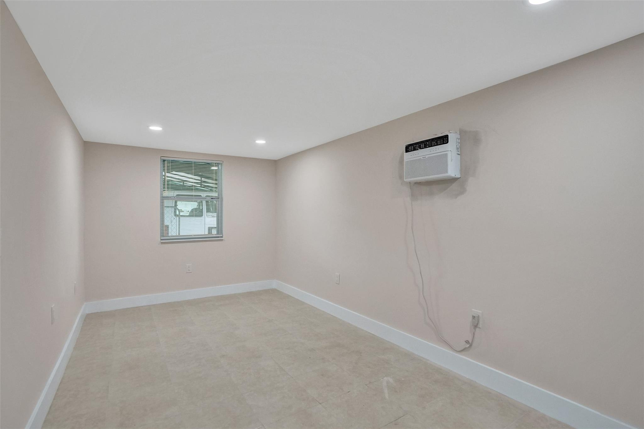 5903 Mckinley St Hollywood, FL 33021