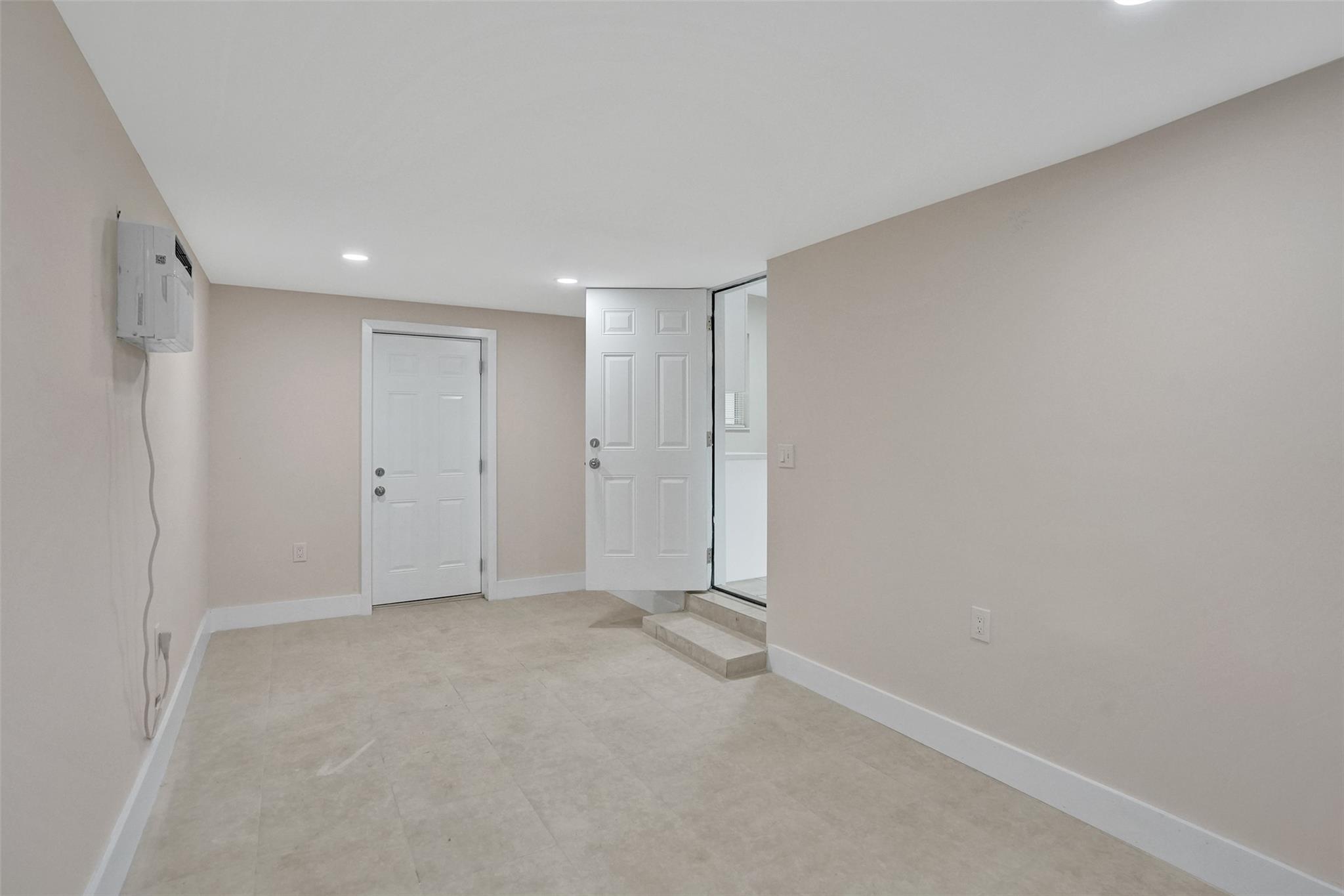 5903 Mckinley St Hollywood, FL 33021