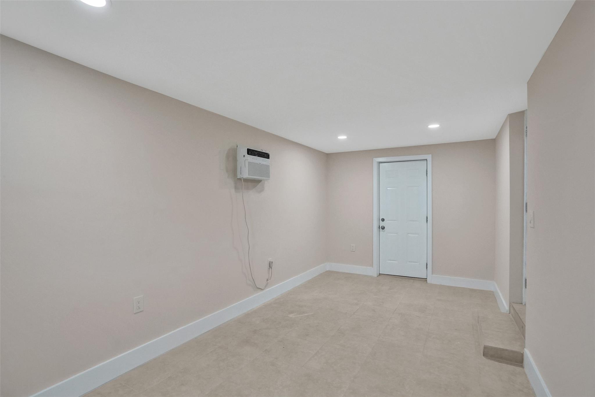 5903 Mckinley St Hollywood, FL 33021