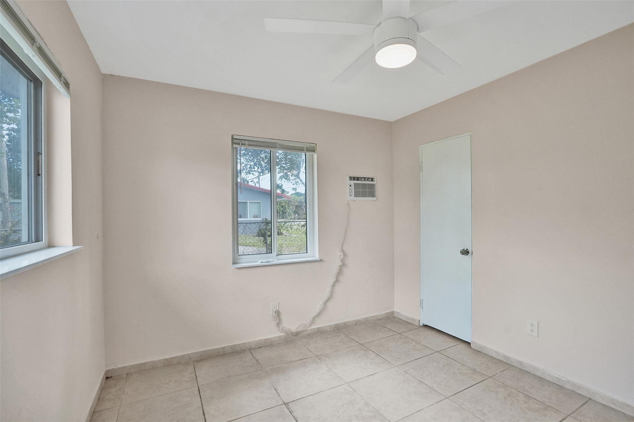 5903 Mckinley St Hollywood, FL 33021
