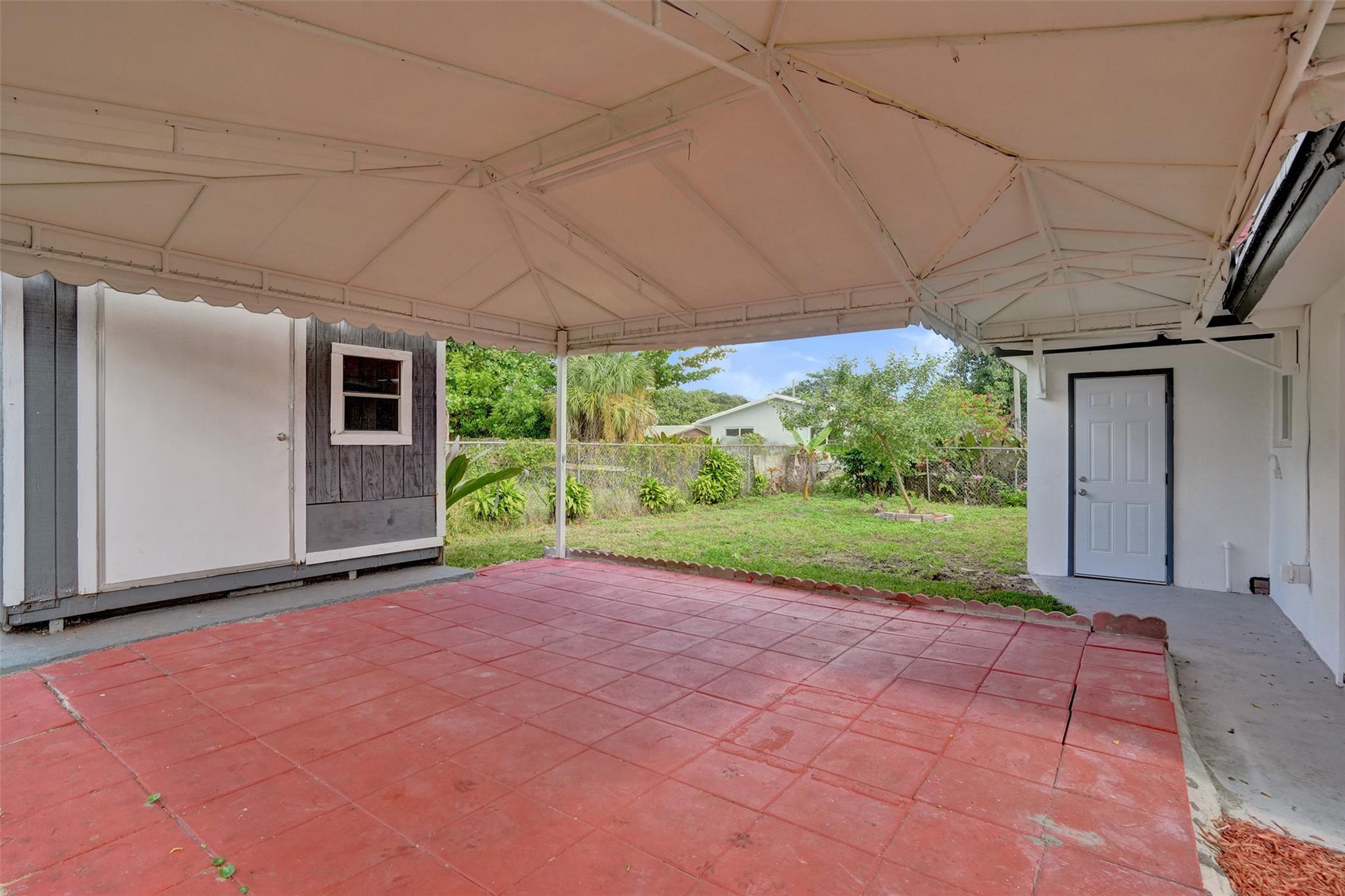 5903 Mckinley St Hollywood, FL 33021