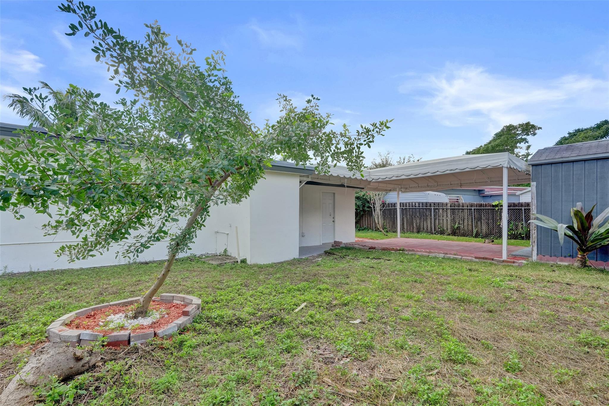 5903 Mckinley St Hollywood, FL 33021