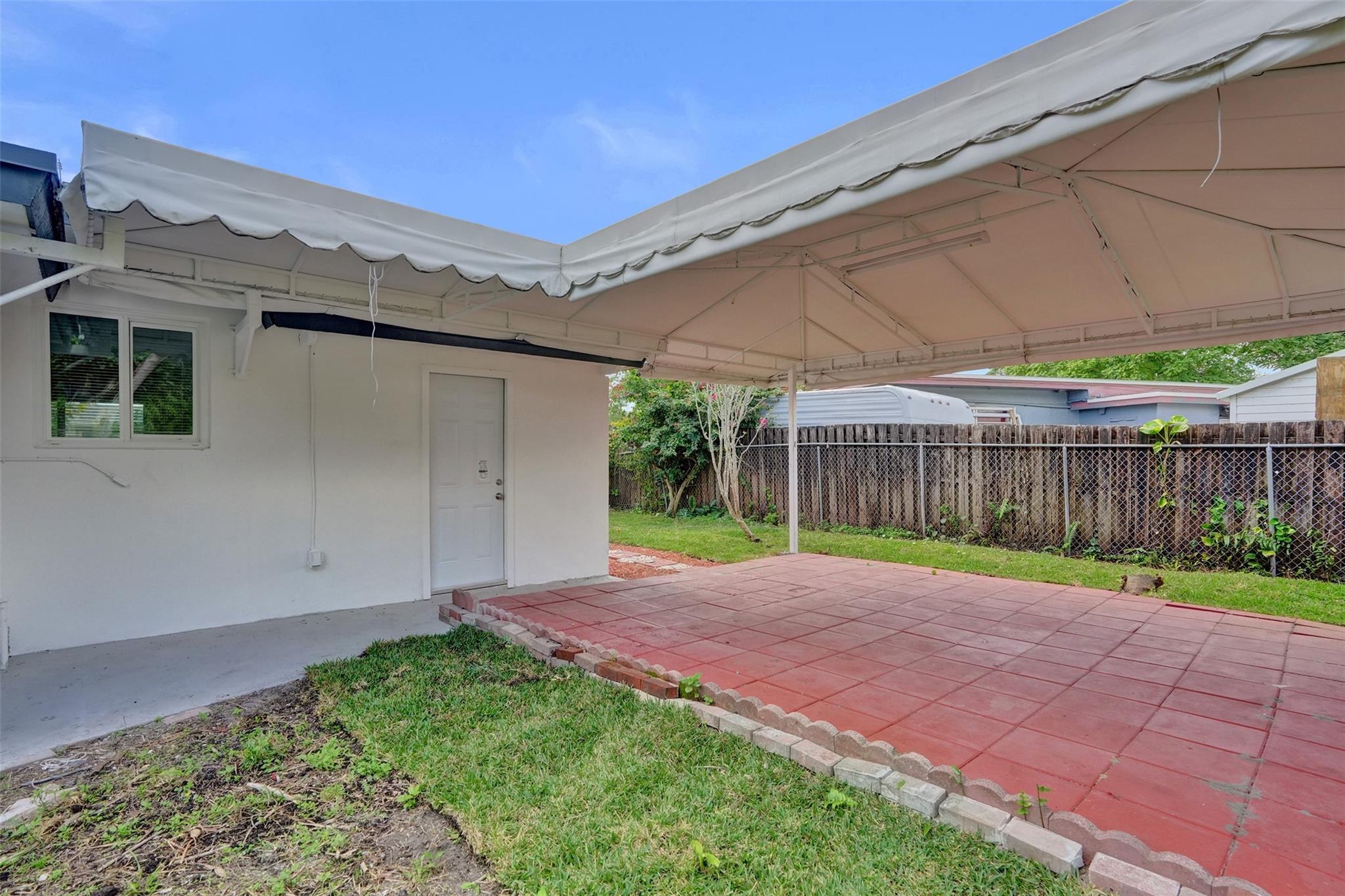 5903 Mckinley St Hollywood, FL 33021