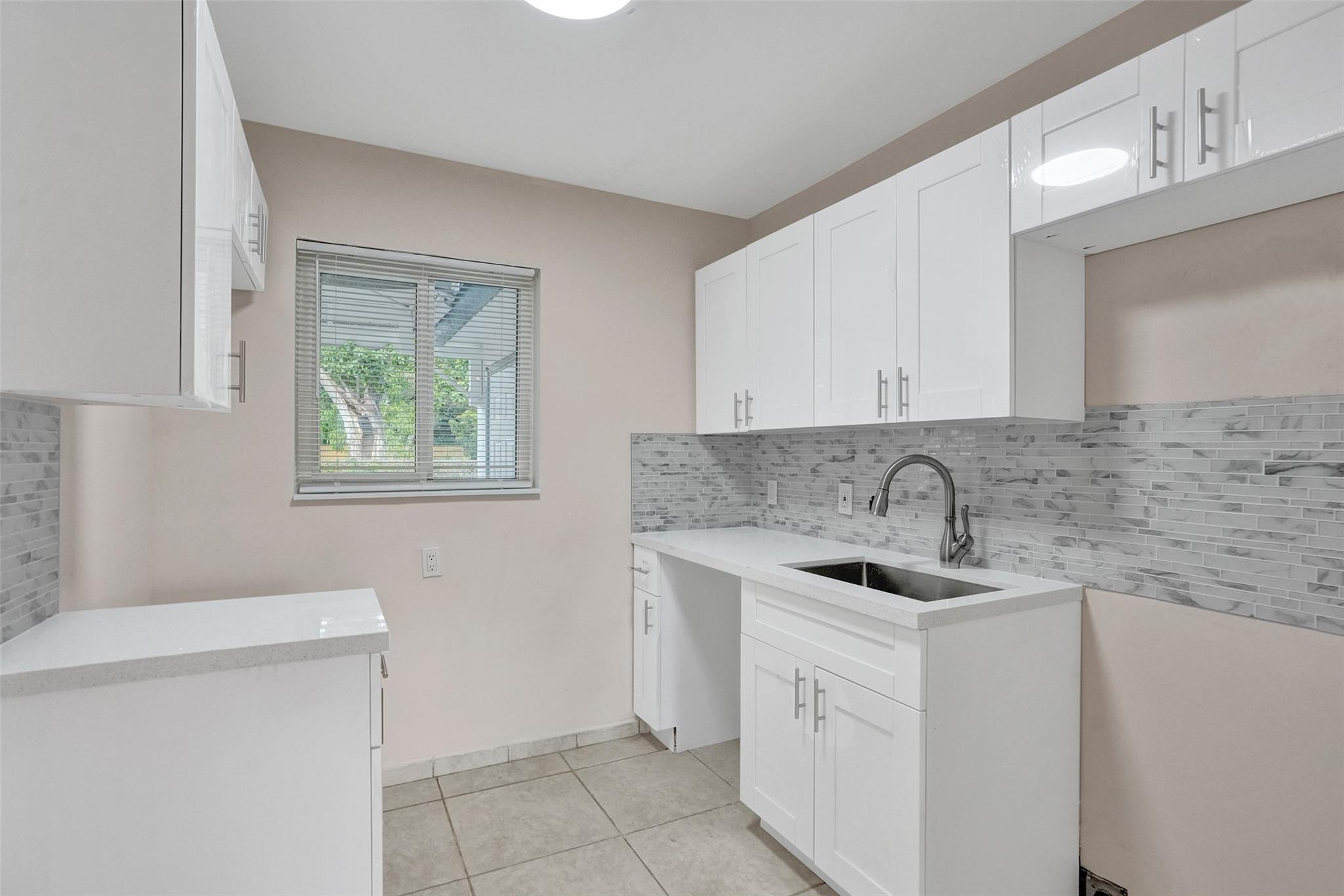 5903 Mckinley St Hollywood, FL 33021