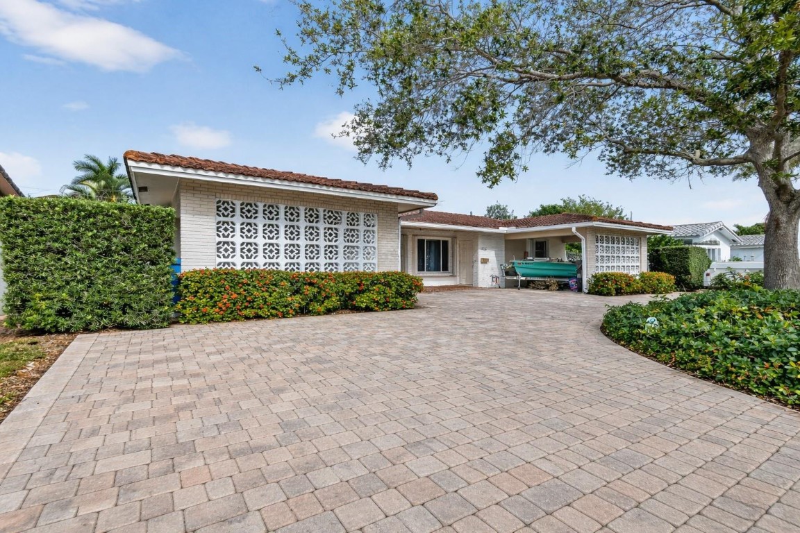 2125 NE 56th
