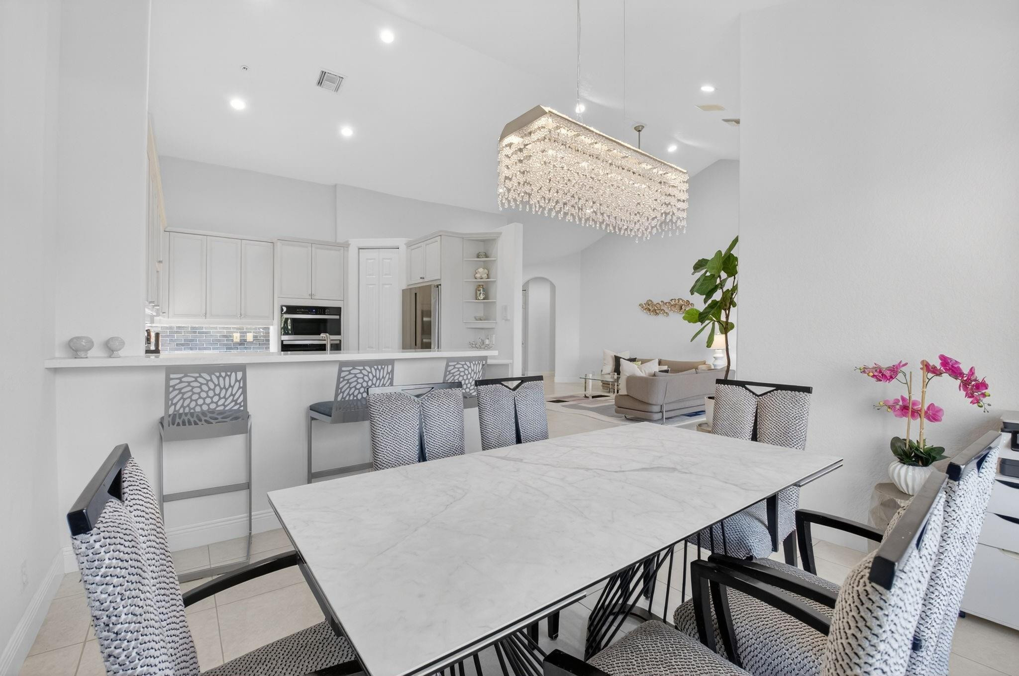 23 Royal Palm #18 Boca Raton, FL 33432