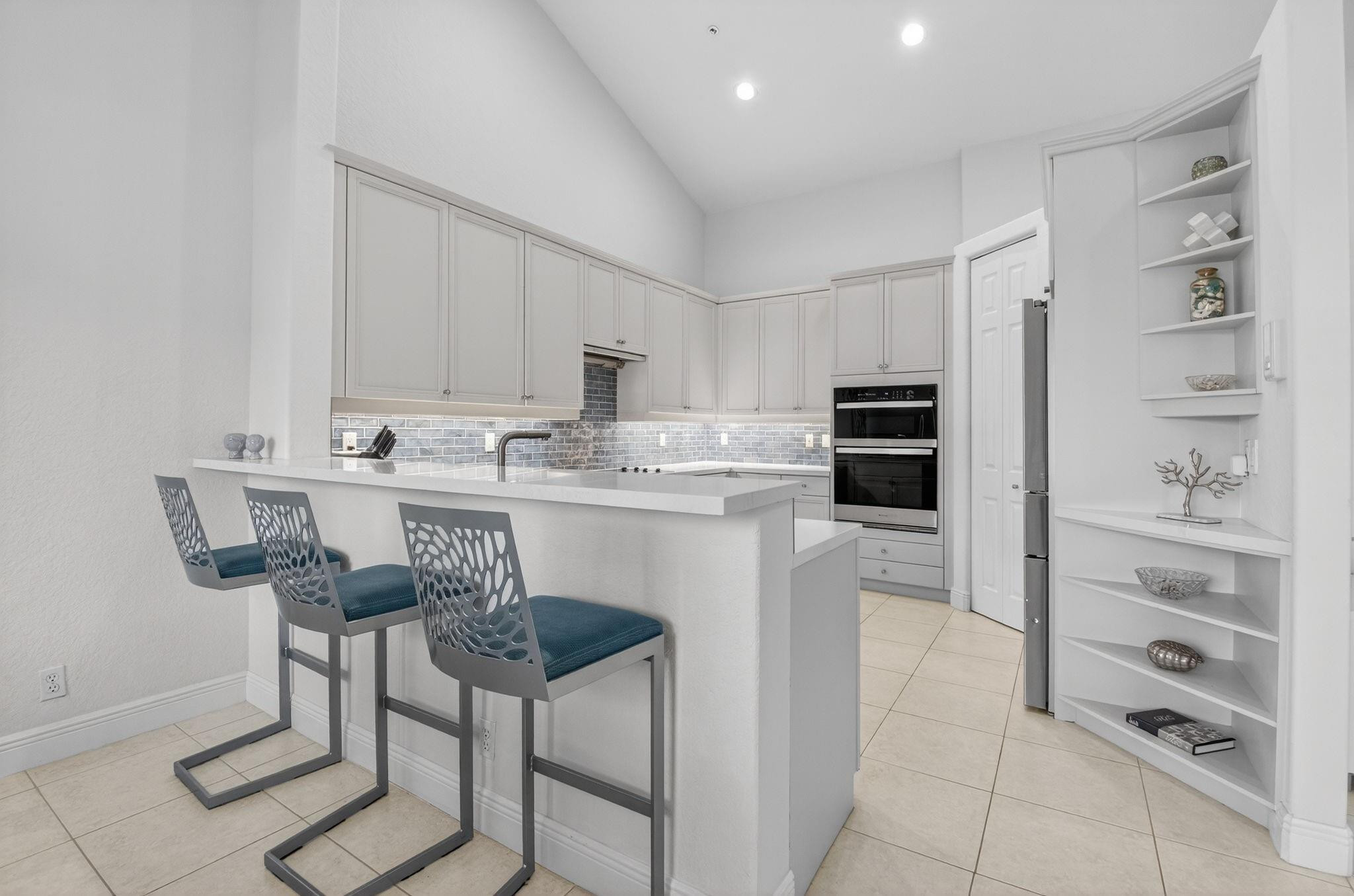 23 Royal Palm #18 Boca Raton, FL 33432