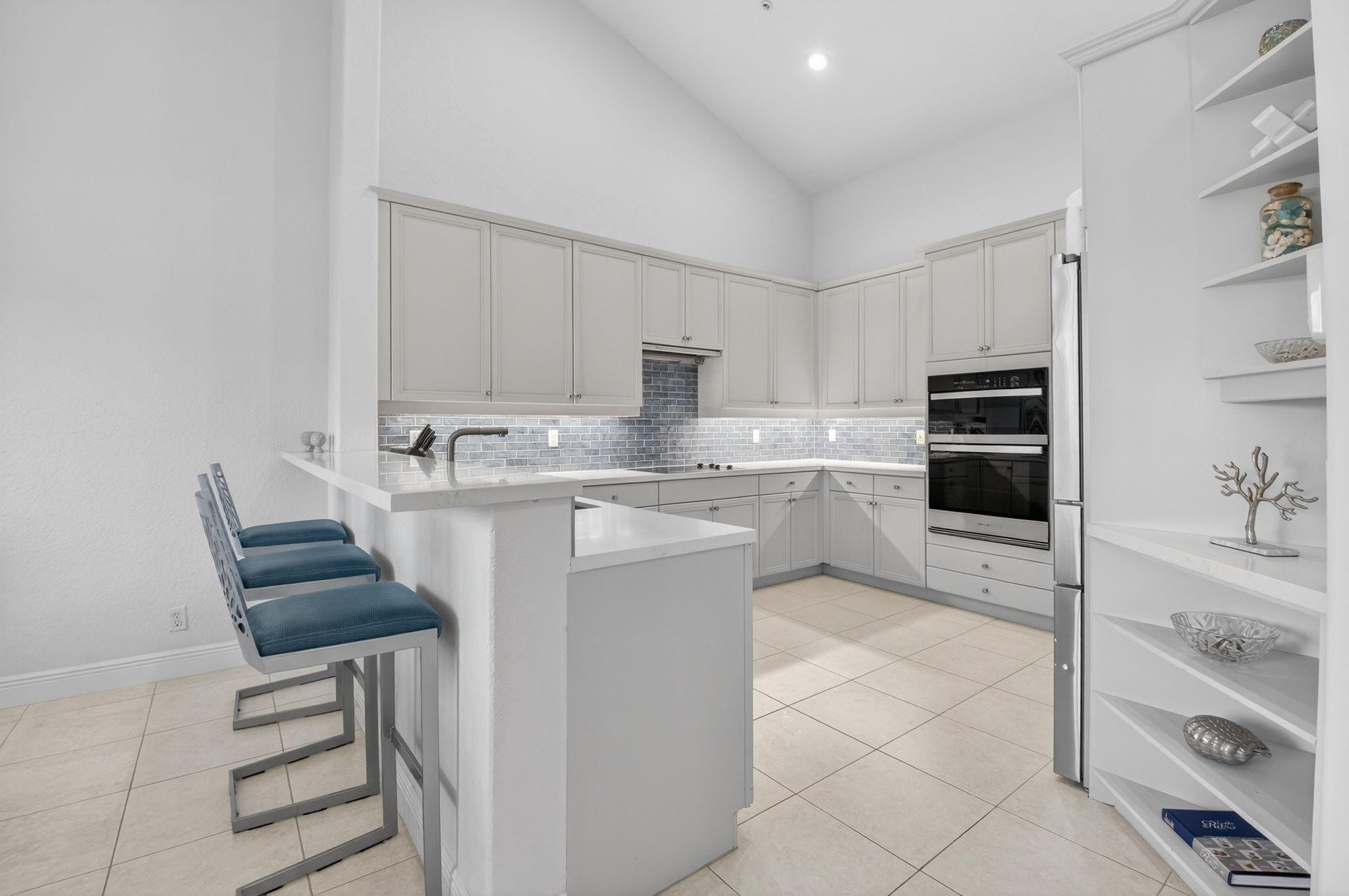 23 Royal Palm #18 Boca Raton, FL 33432