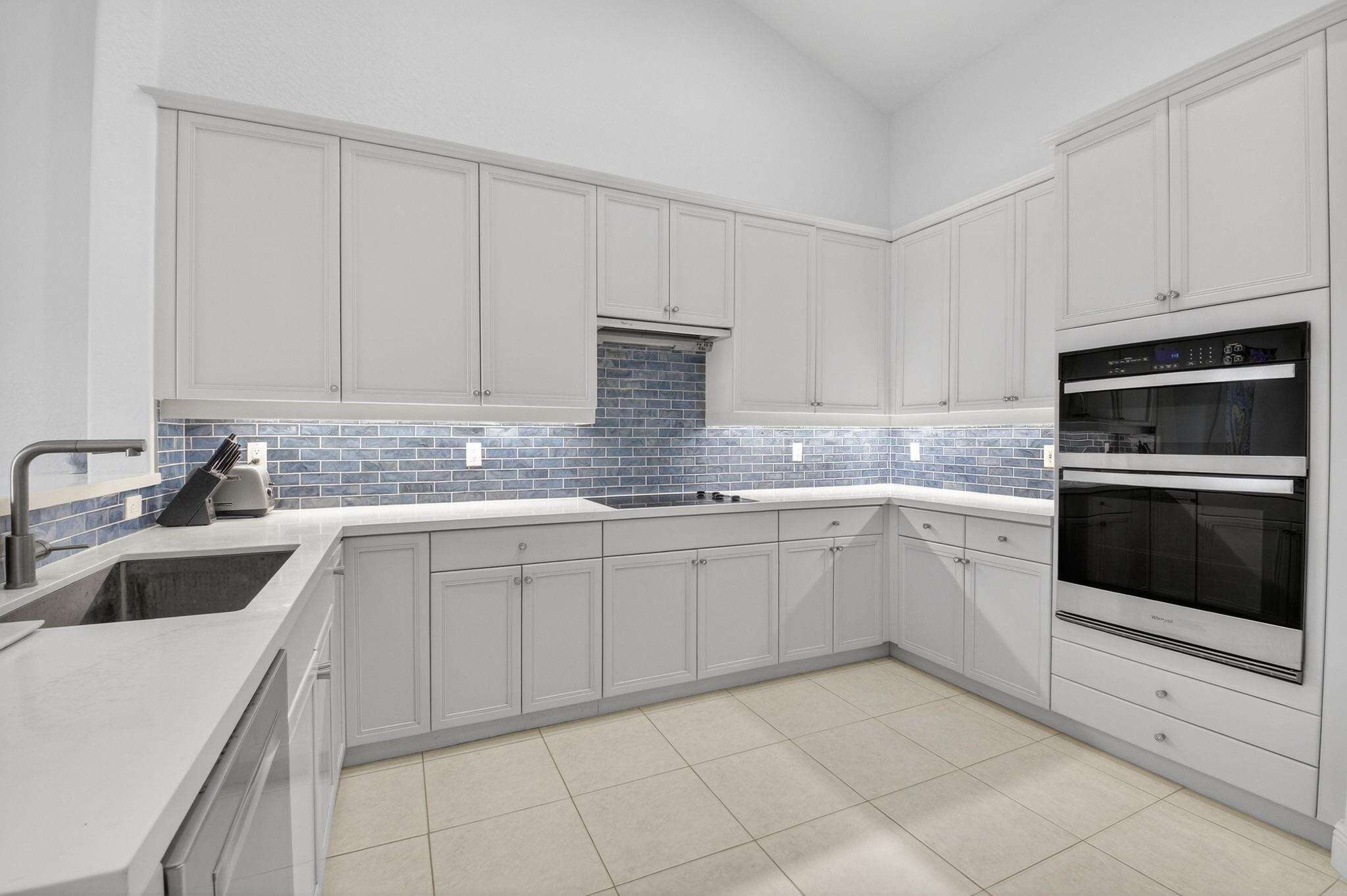 23 Royal Palm #18 Boca Raton, FL 33432