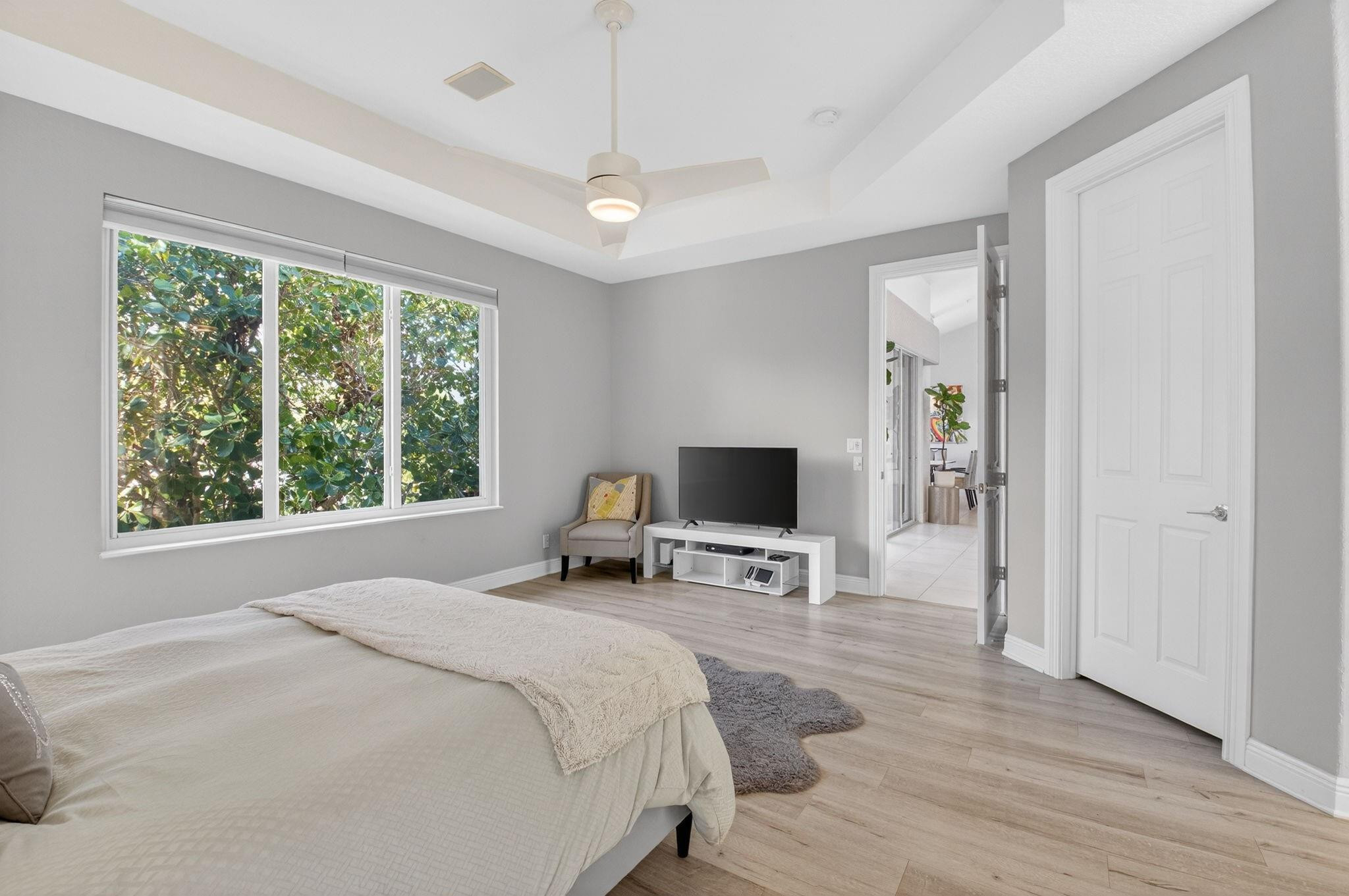 23 Royal Palm #18 Boca Raton, FL 33432