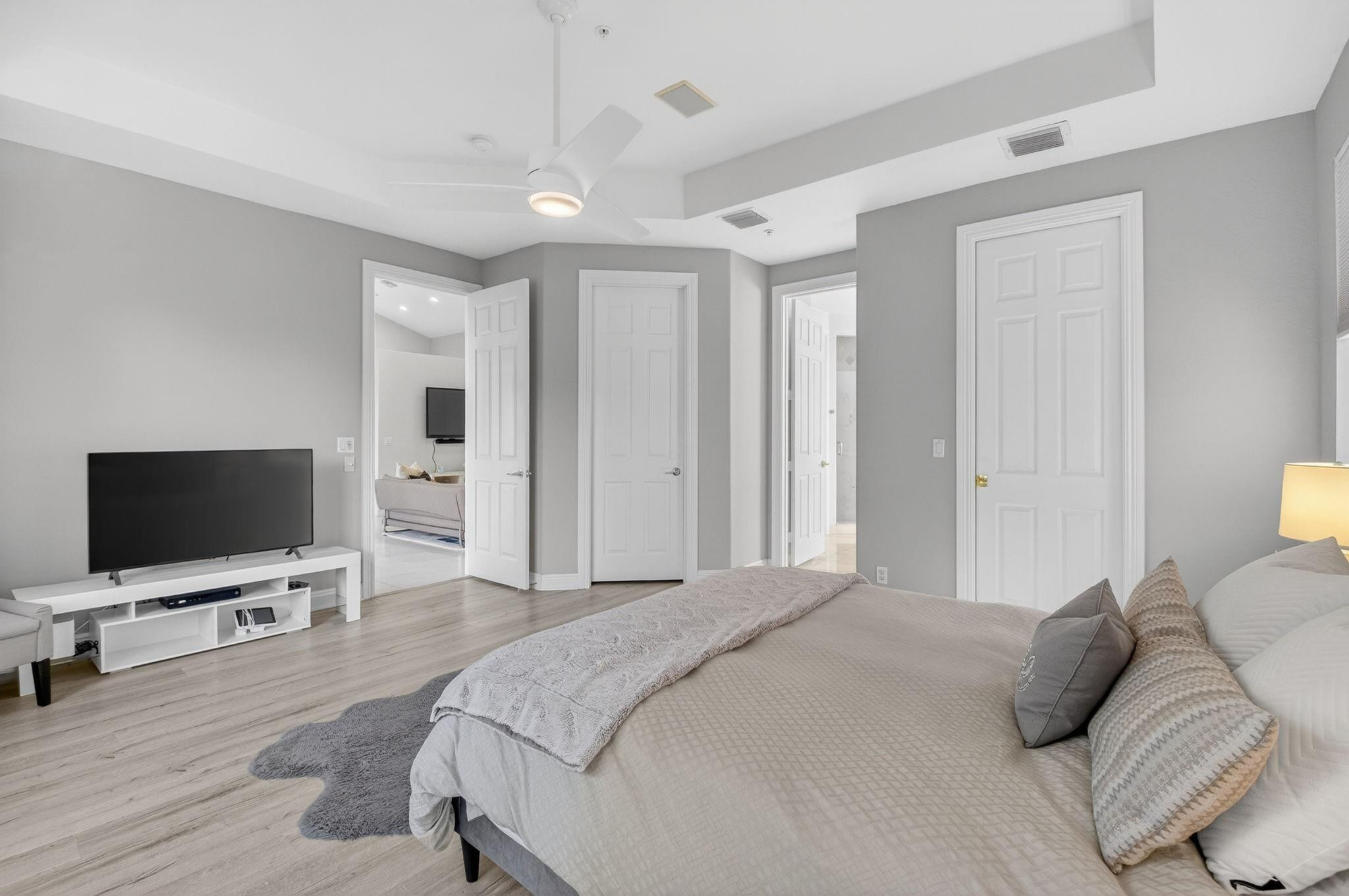 23 Royal Palm #18 Boca Raton, FL 33432