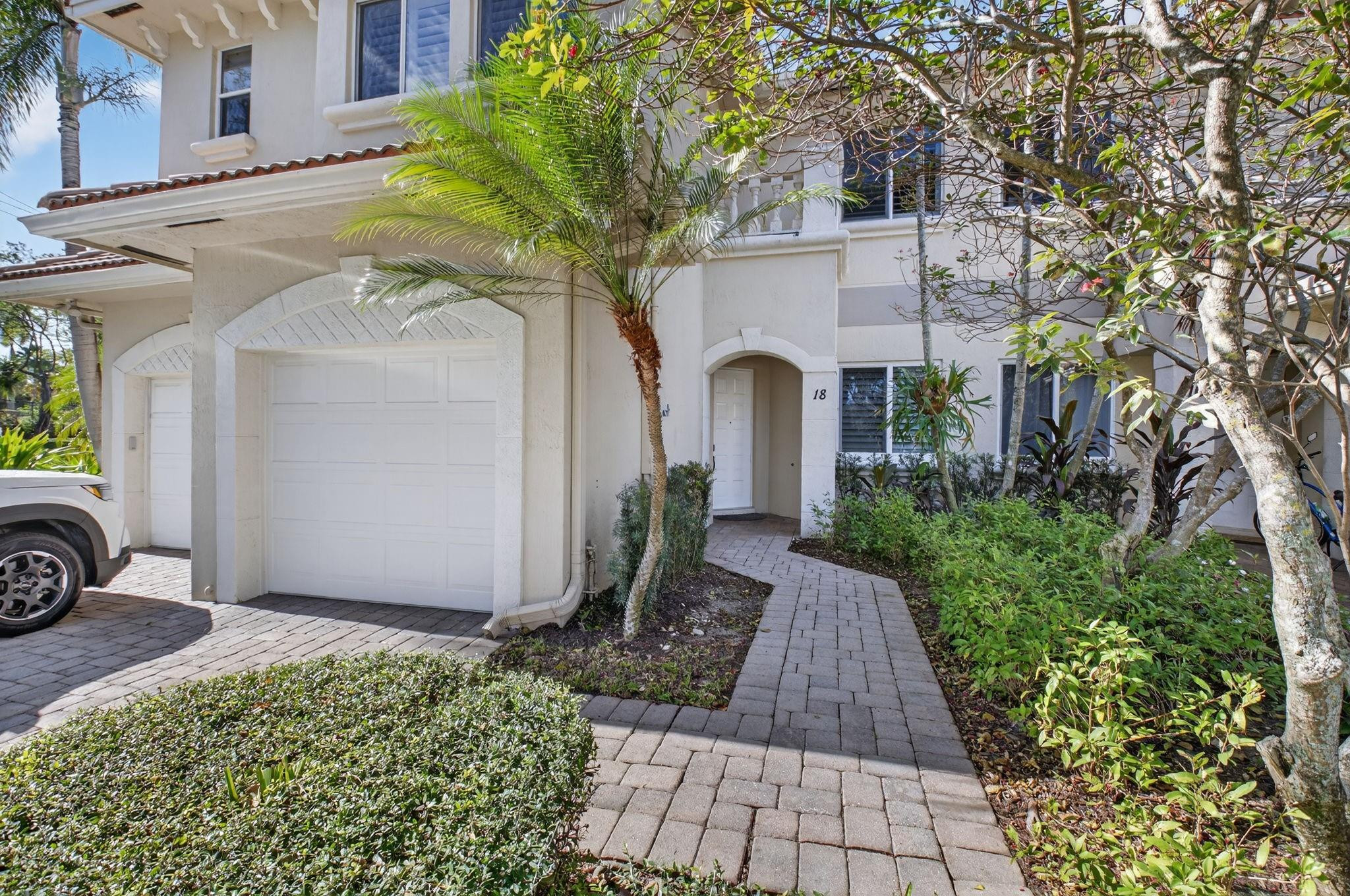 23 Royal Palm #18 Boca Raton, FL 33432