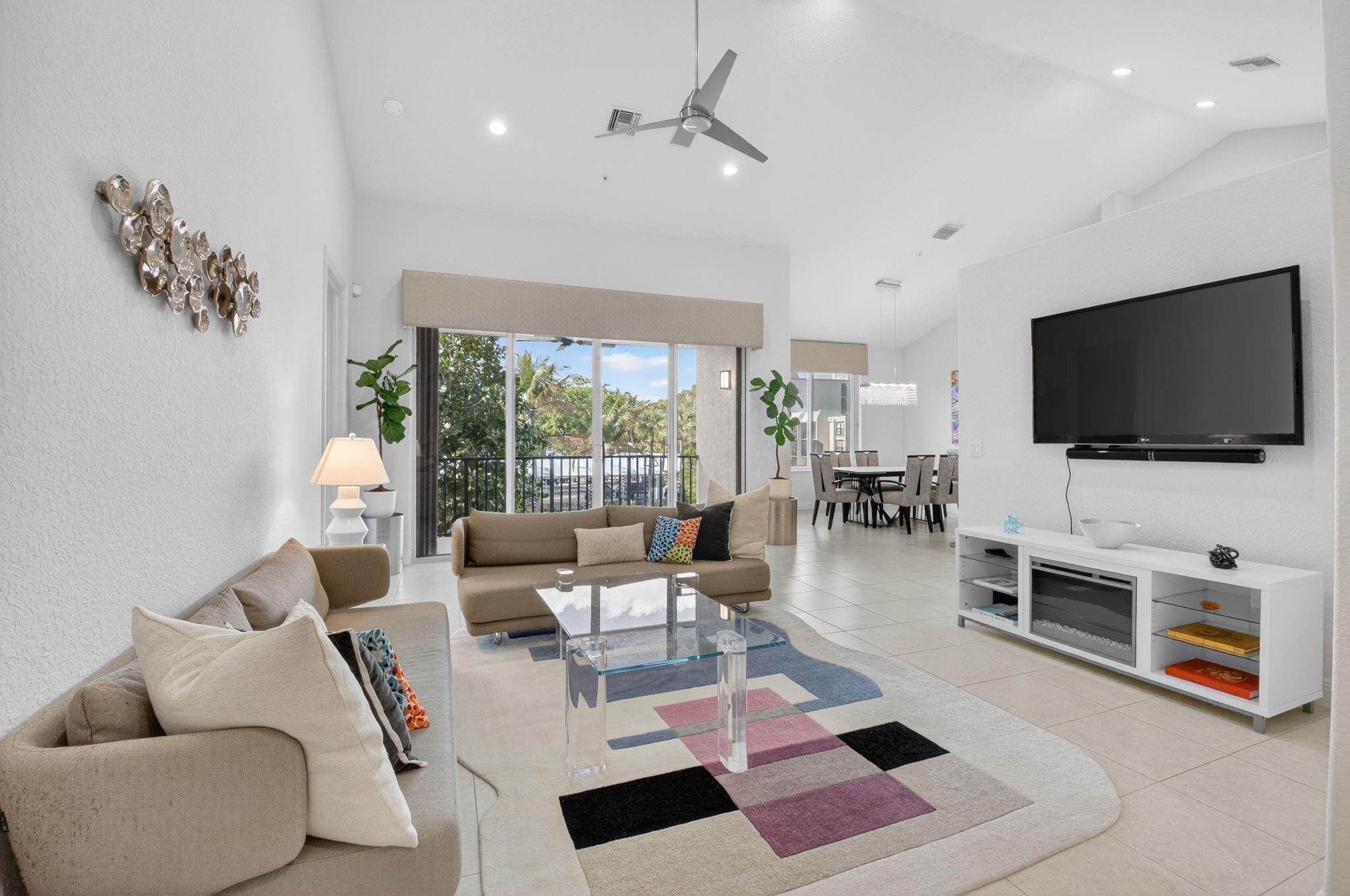 23 Royal Palm #18 Boca Raton, FL 33432